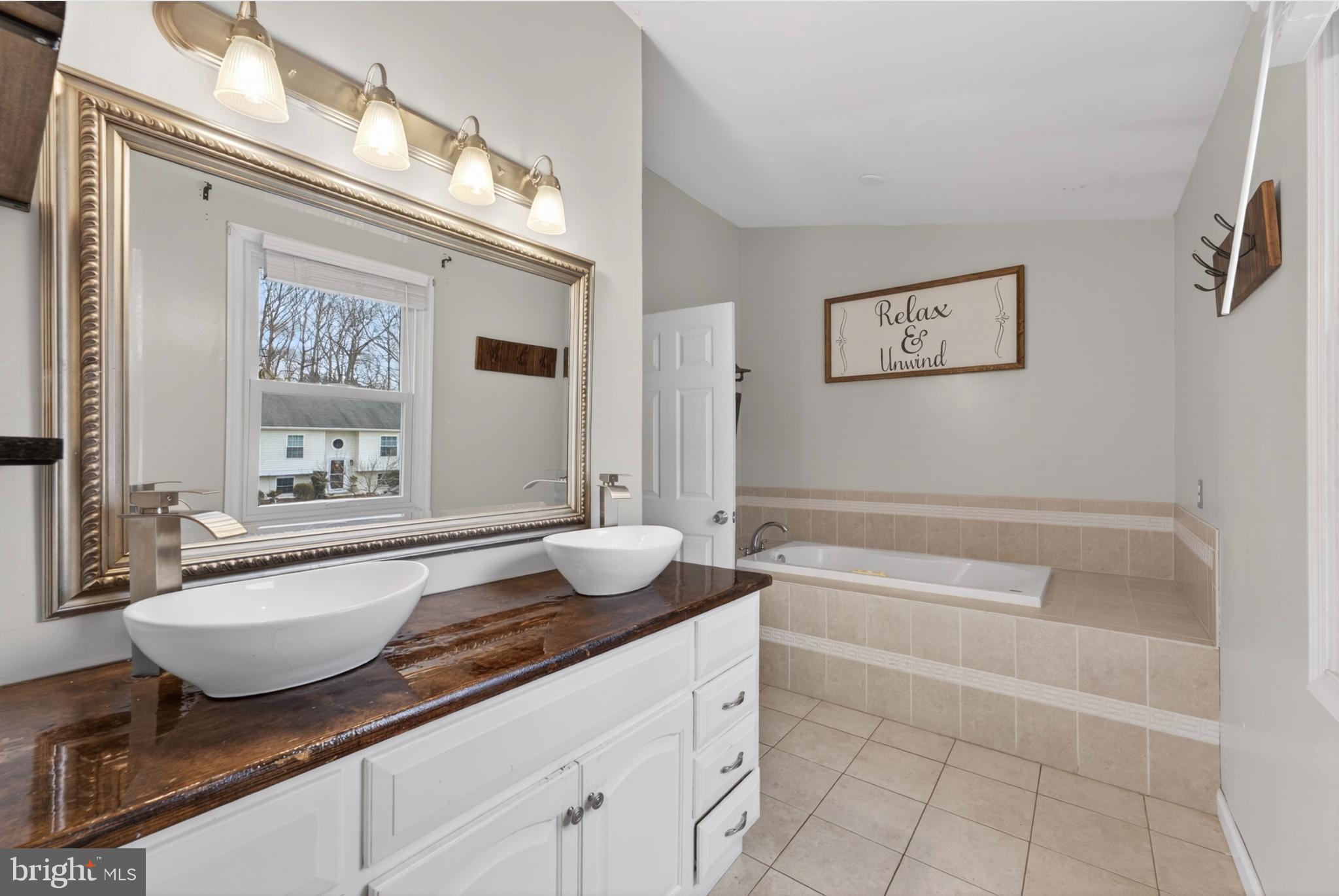 WRANGLE HILL ESTATES - Residential