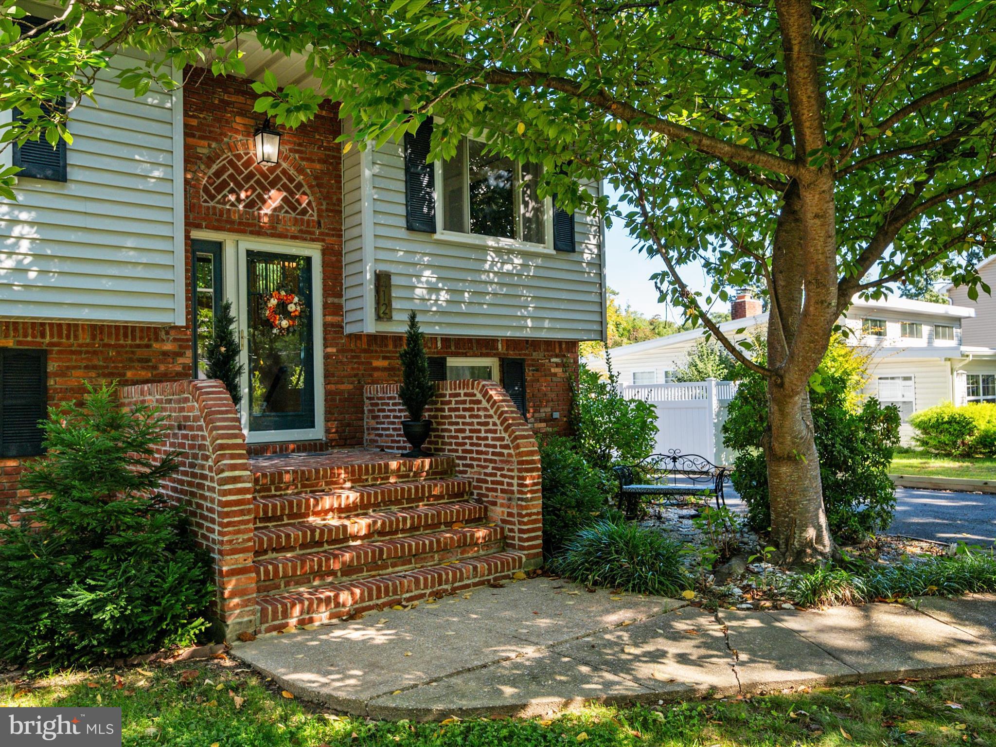 412 BAY CITY ROAD