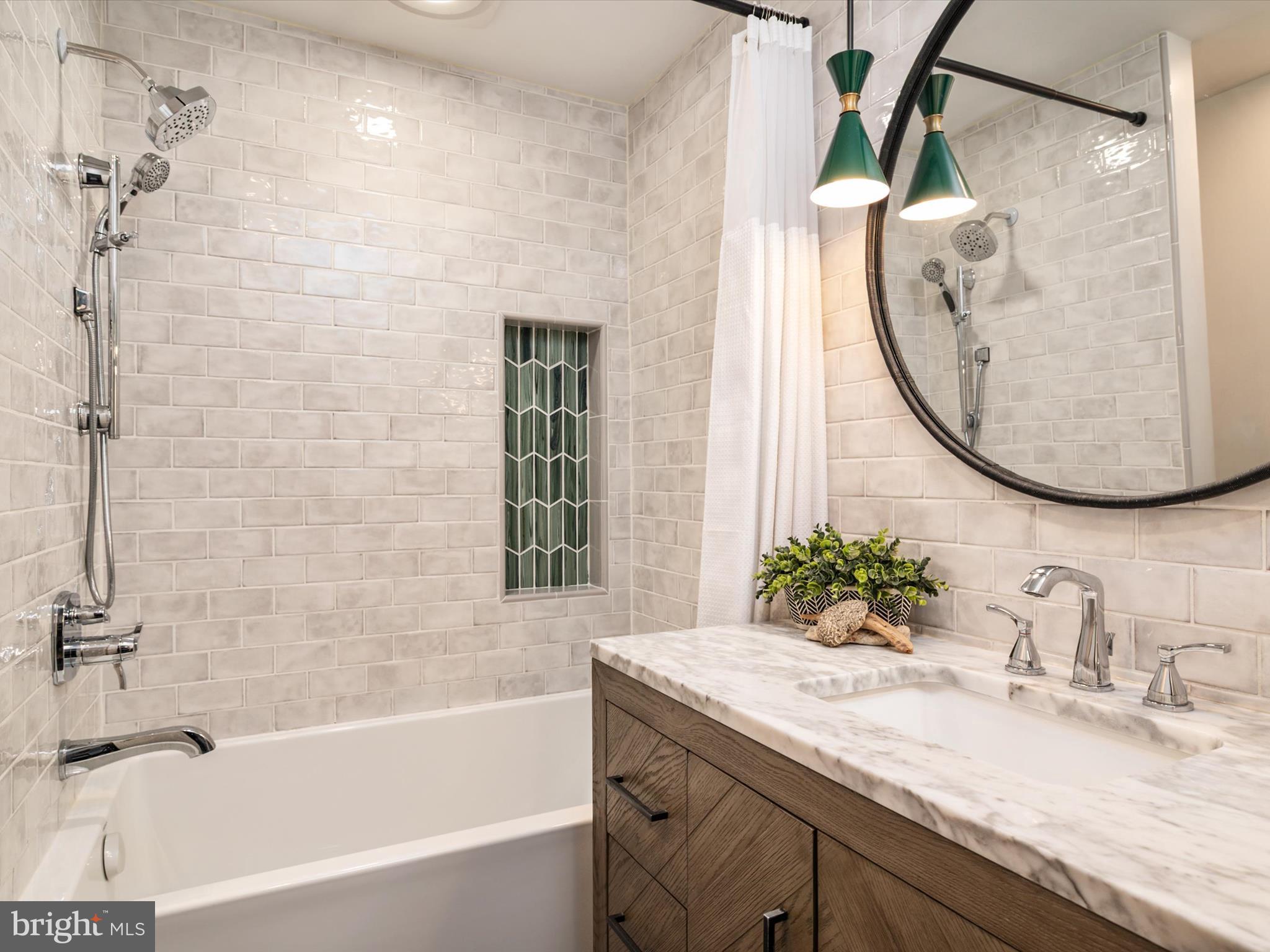 BAY CITY - Residential