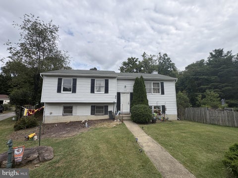 Photo of 6135 Lori Lane, ELKRIDGE, MD 21075 (MLS # MDHW2074468)