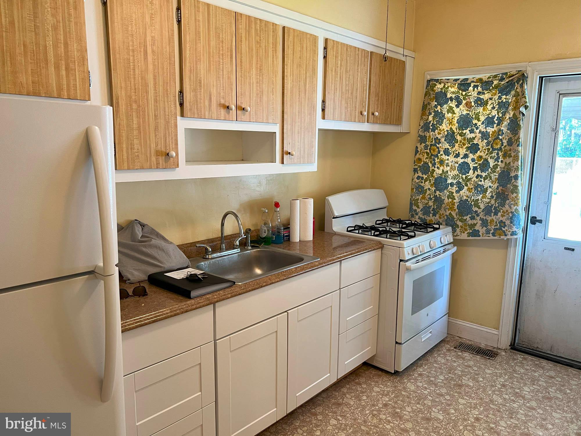 HOES HEIGHTS - Residential