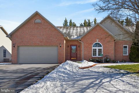 Townhouse For Sale - 24 Hickory Street<br/> PALMYRA, PA 17078