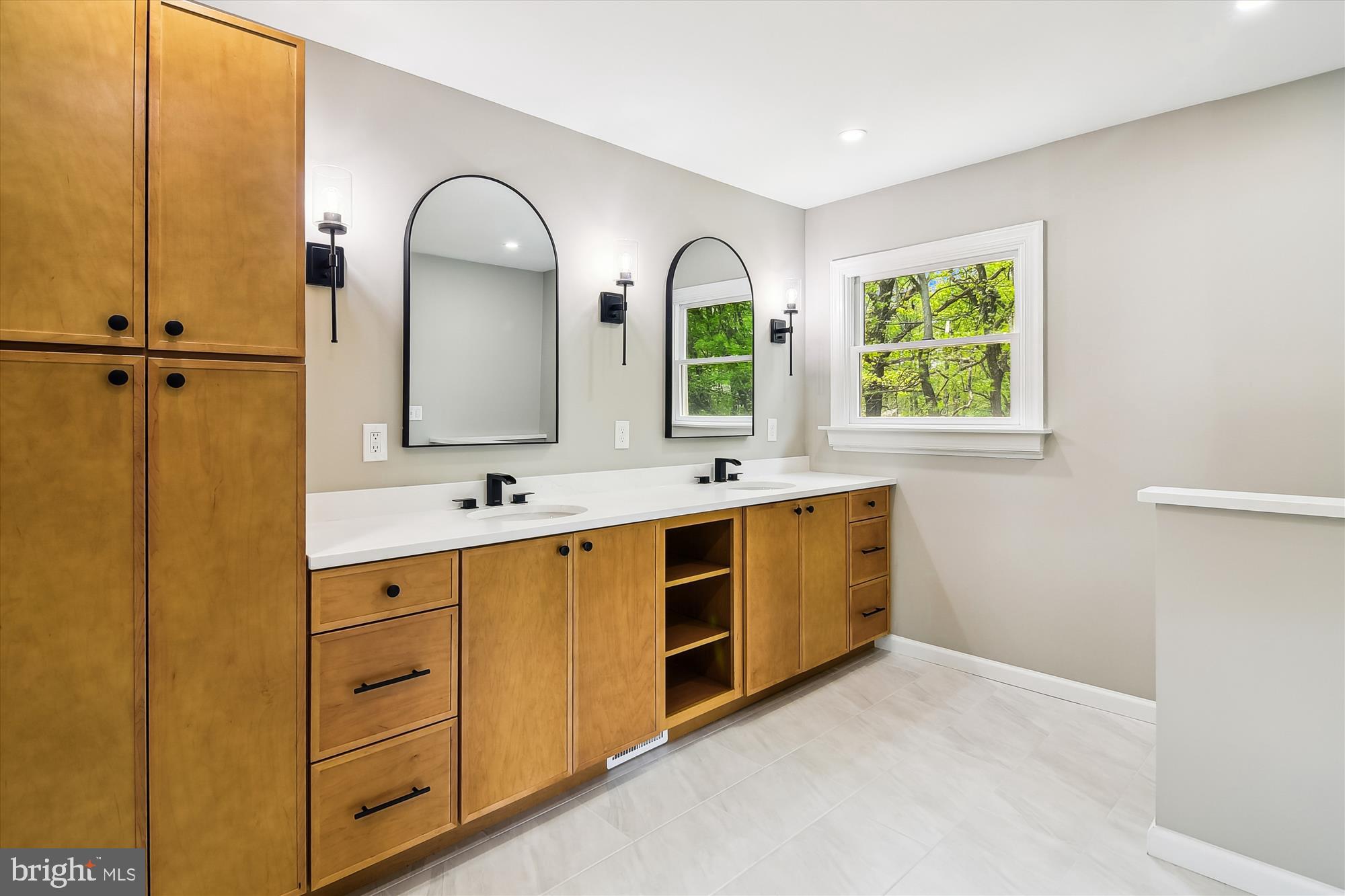 GREEN GABLES - Residential