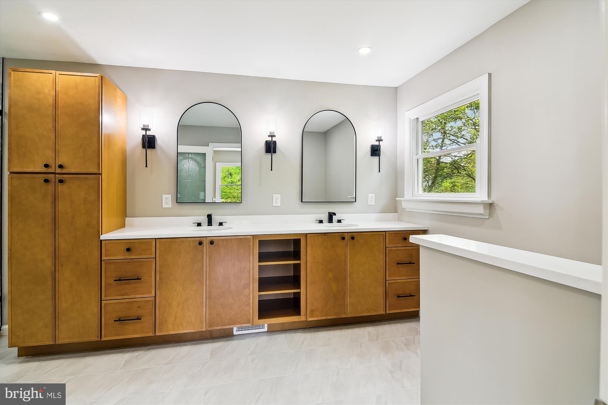 GREEN GABLES - Residential