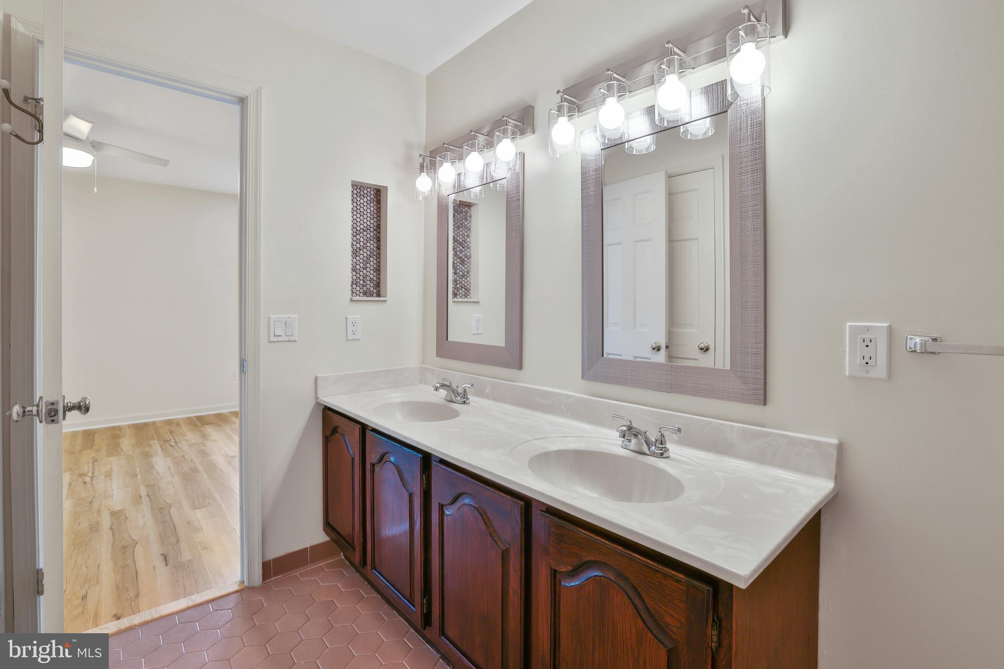 TREEBROOKE CONDOMINIUM - Residential Lease