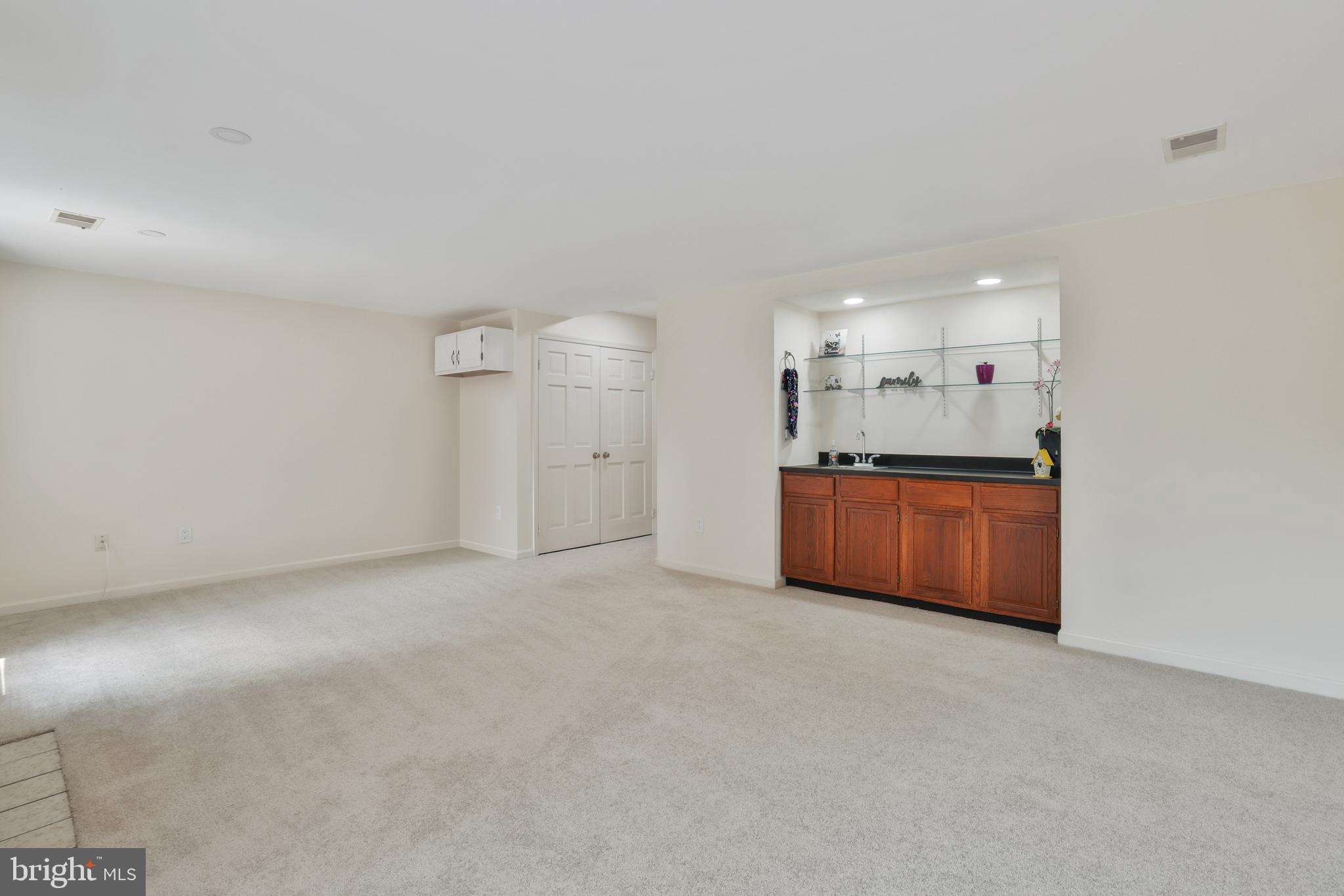 TREEBROOKE CONDOMINIUM - Residential Lease