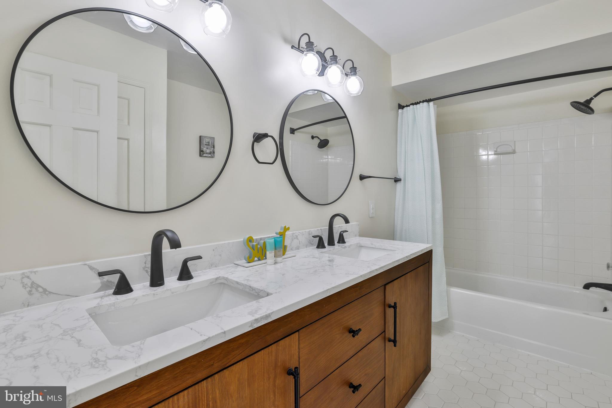 TREEBROOKE CONDOMINIUM - Residential Lease