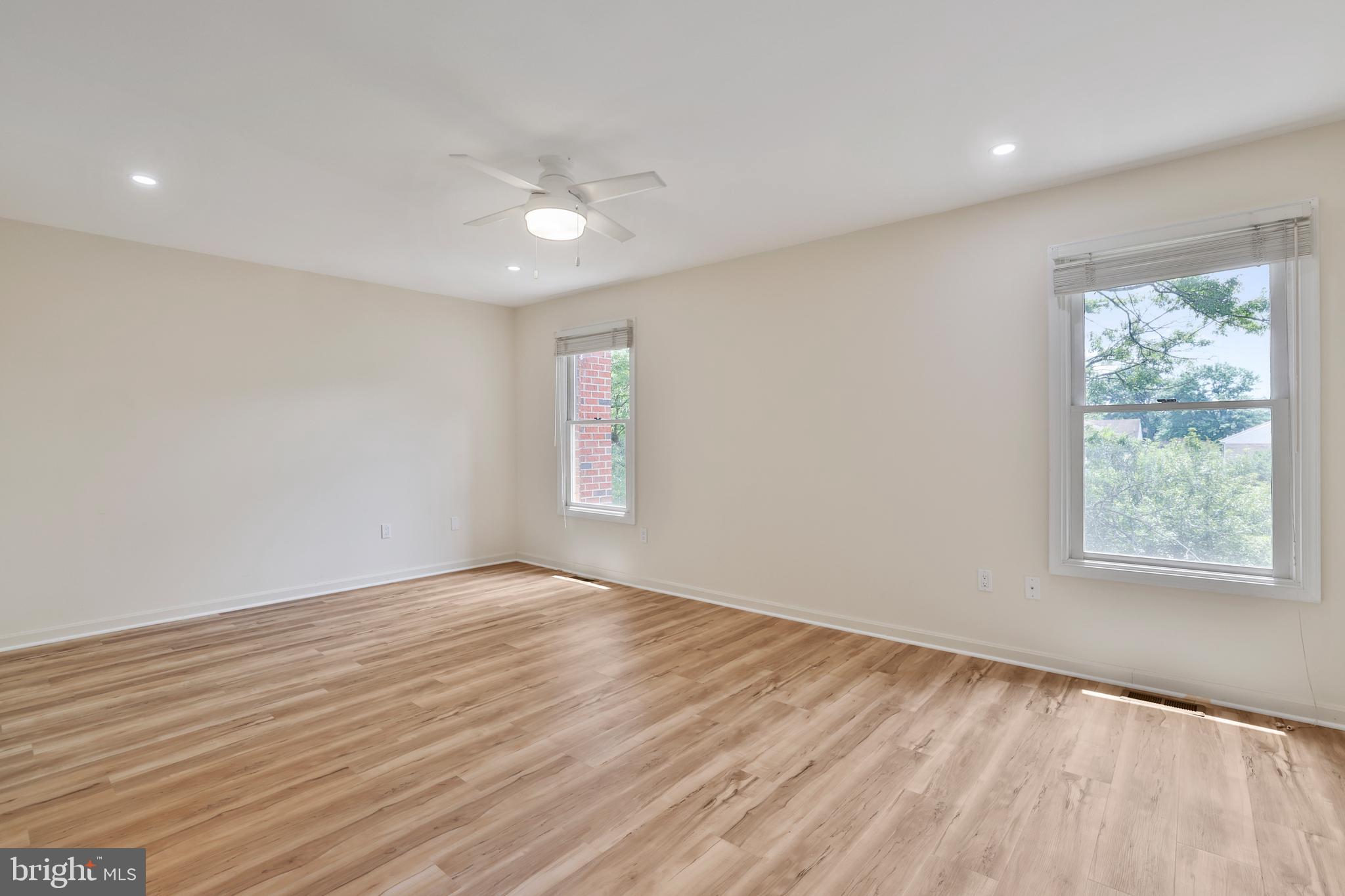 TREEBROOKE CONDOMINIUM - Residential Lease