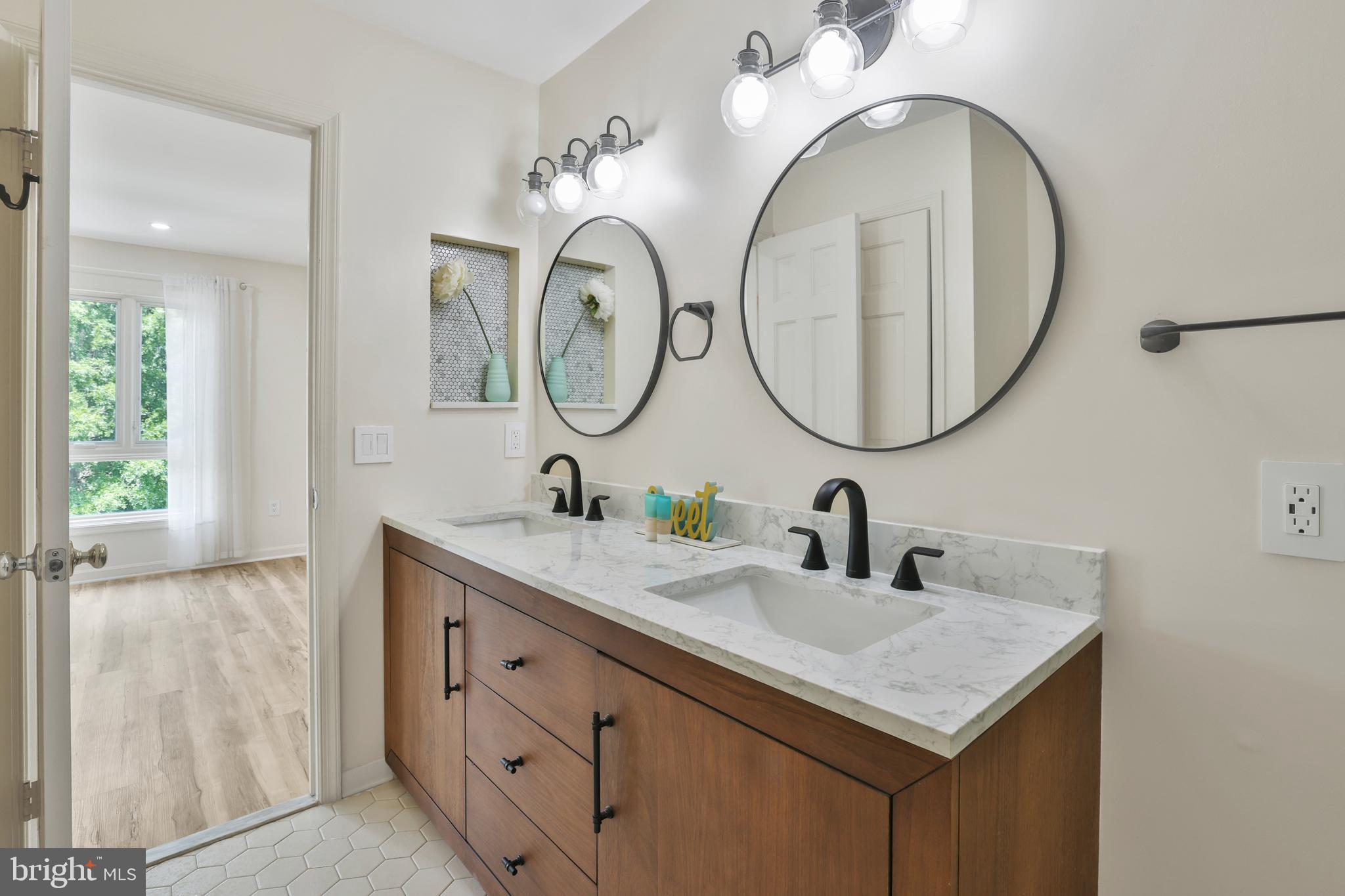 TREEBROOKE CONDOMINIUM - Residential Lease