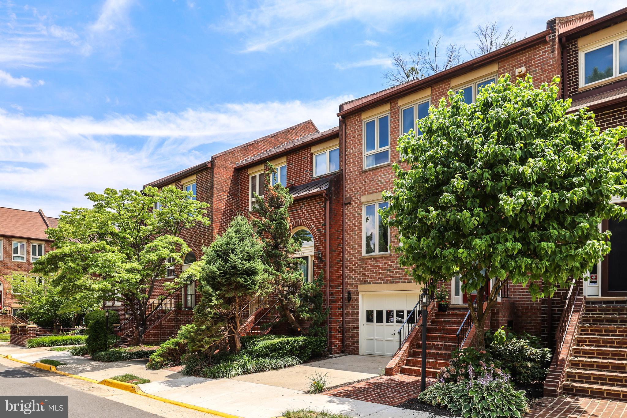 TREEBROOKE CONDOMINIUM - Residential Lease