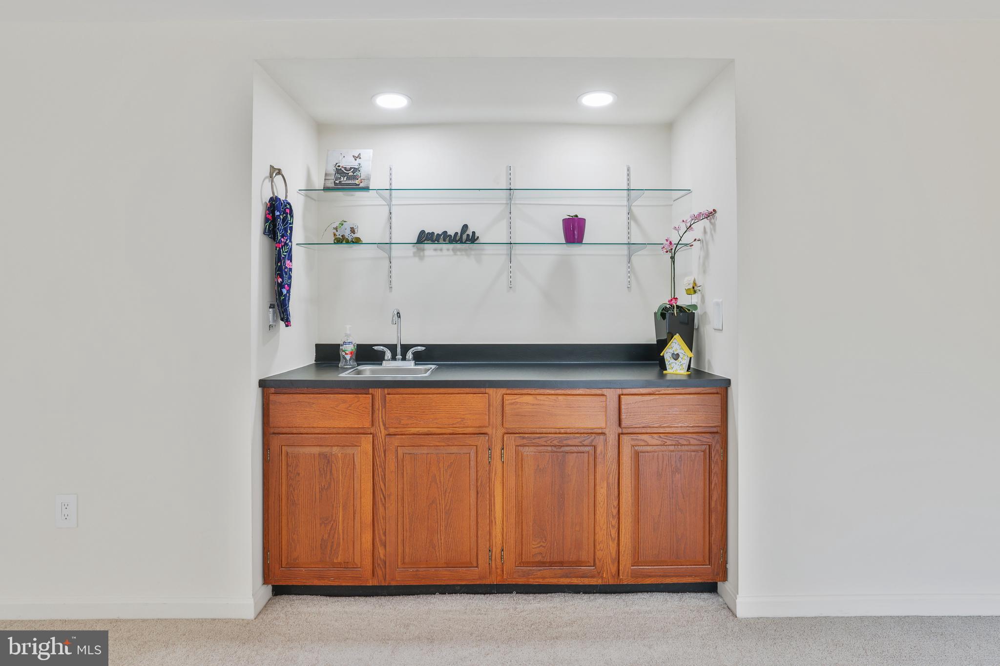 TREEBROOKE CONDOMINIUM - Residential Lease