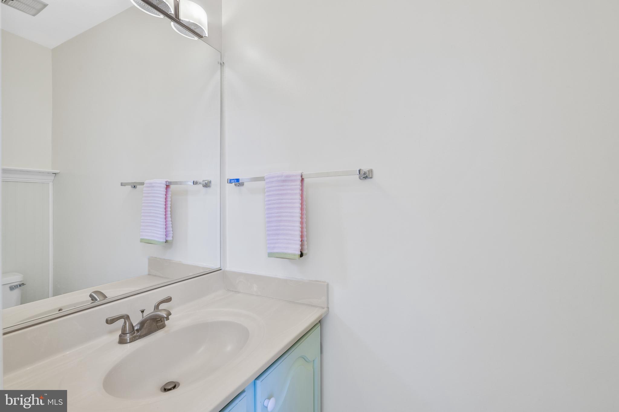 TREEBROOKE CONDOMINIUM - Residential Lease