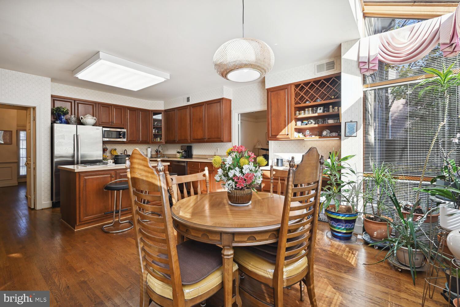 FOX HILLS - Residential