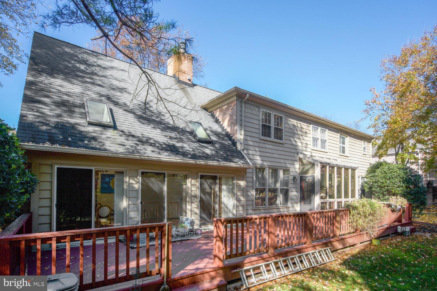 FOX HILLS - Residential