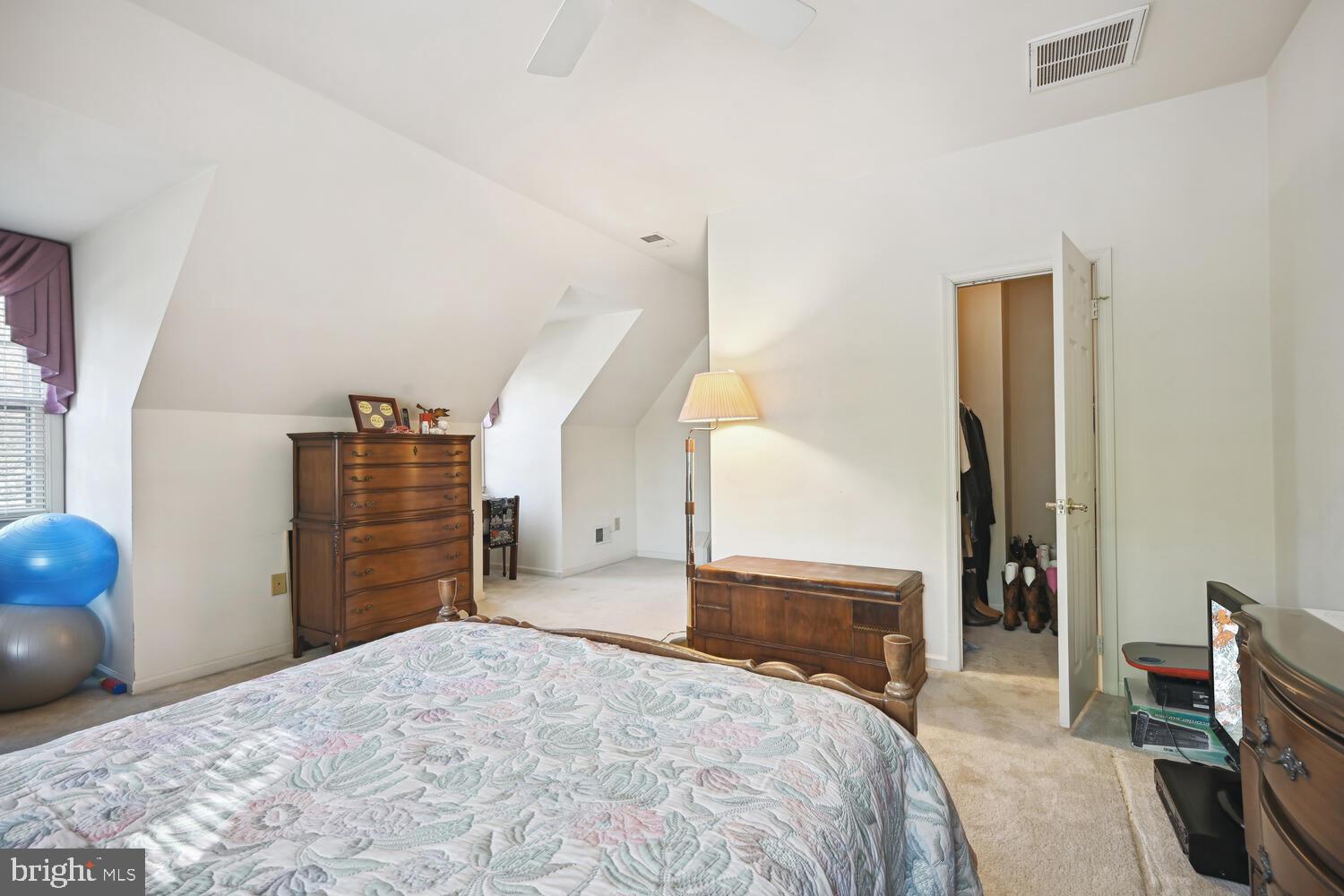 FOX HILLS - Residential