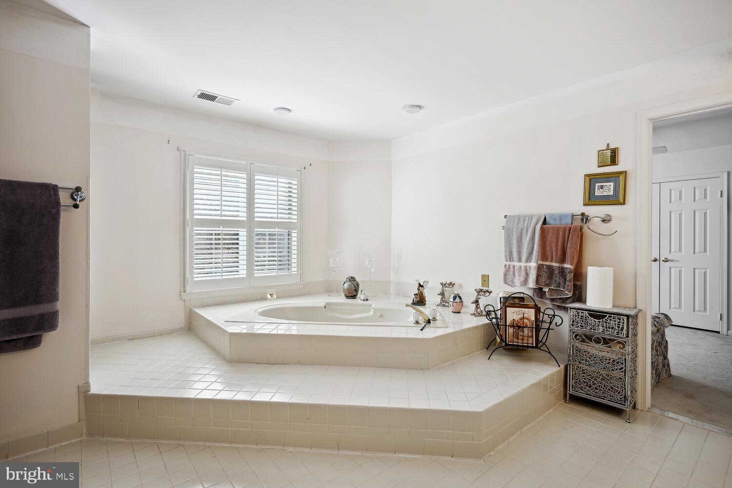 FOX HILLS - Residential