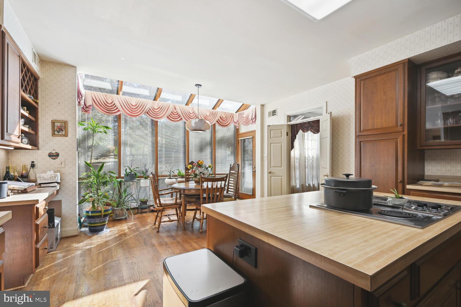 FOX HILLS - Residential