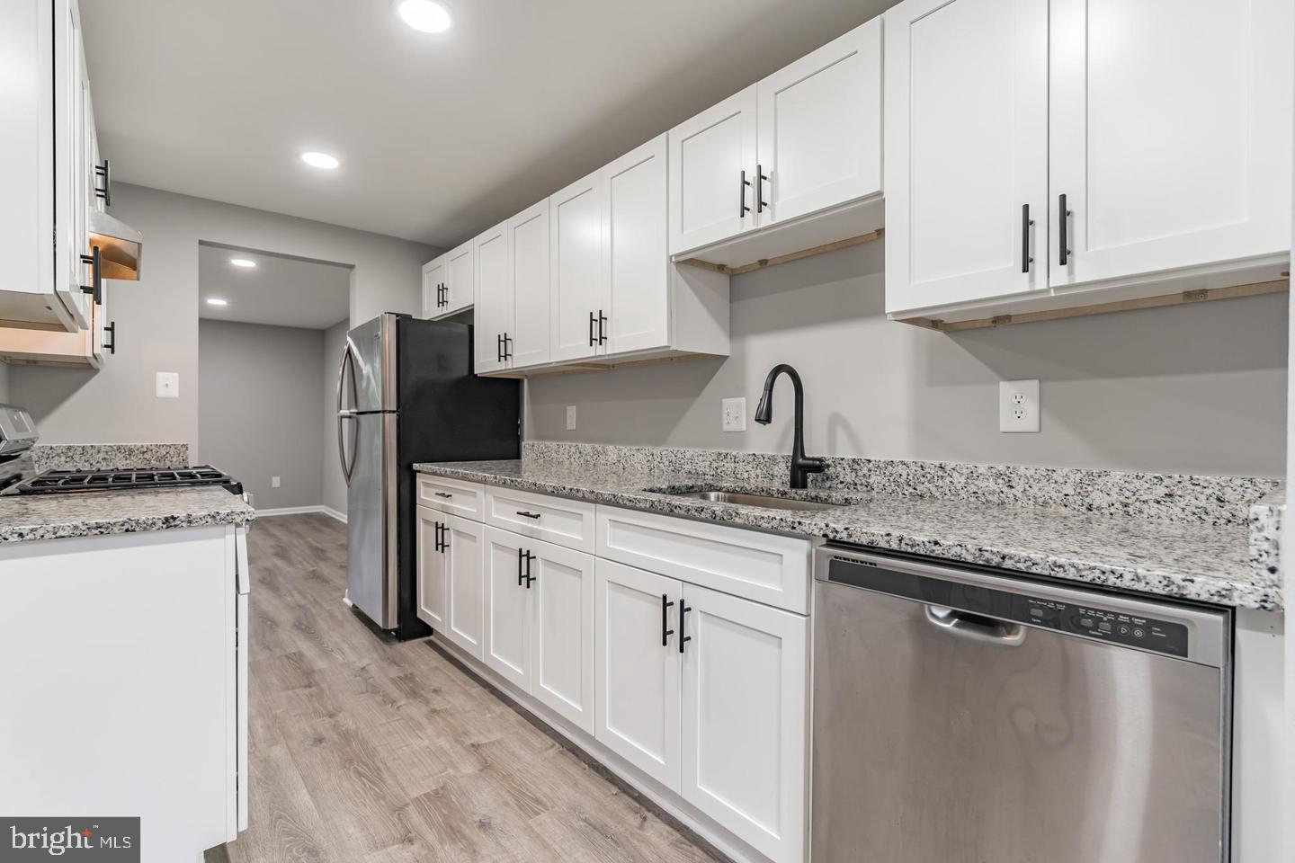 NEW GATE - Residential Lease