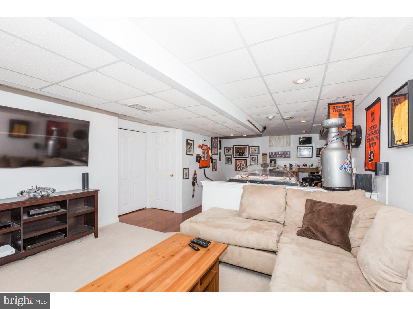 COLUMBIA COURT - Residential