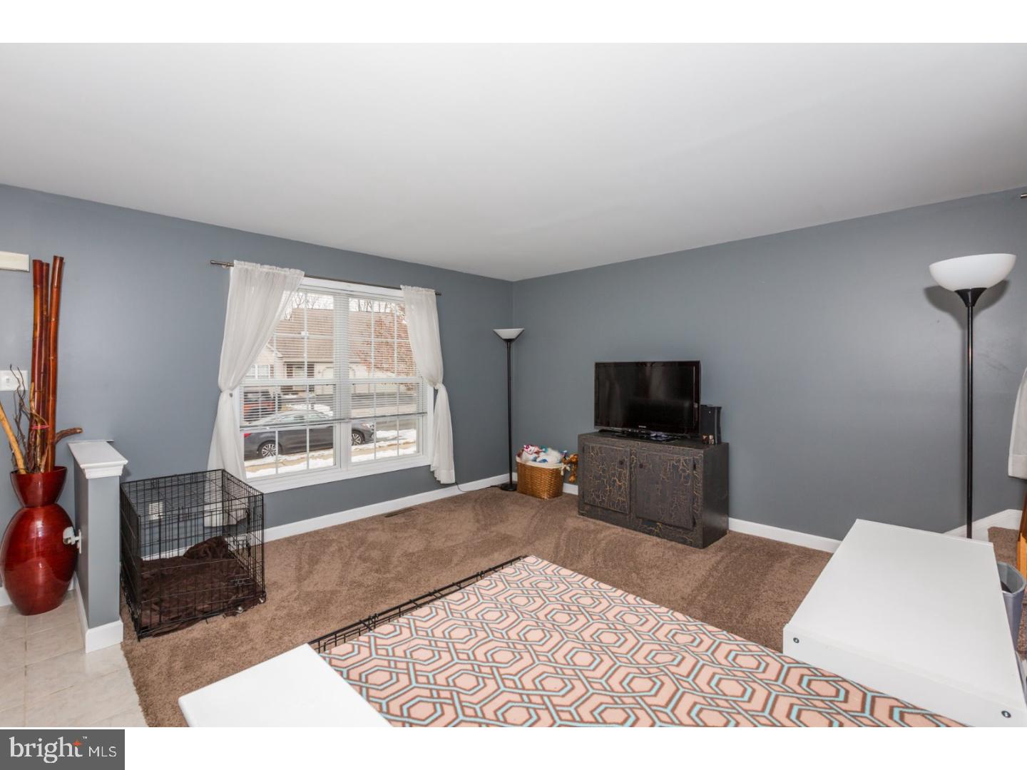 COLUMBIA COURT - Residential