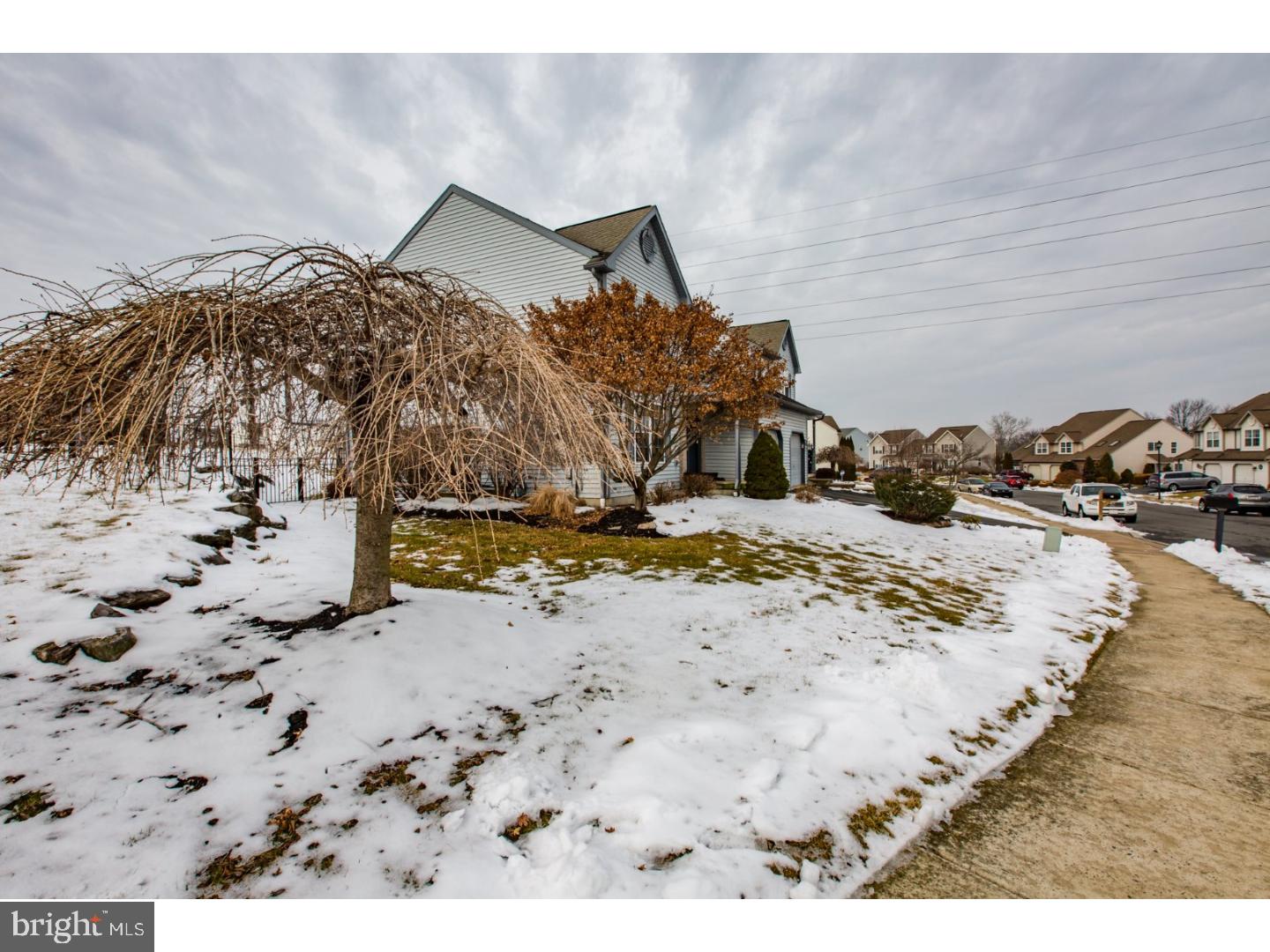 COLUMBIA COURT - Residential