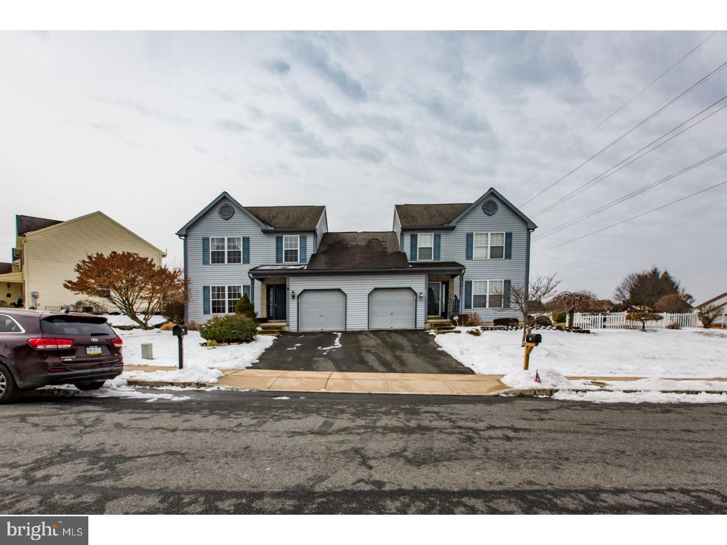 COLUMBIA COURT - Residential