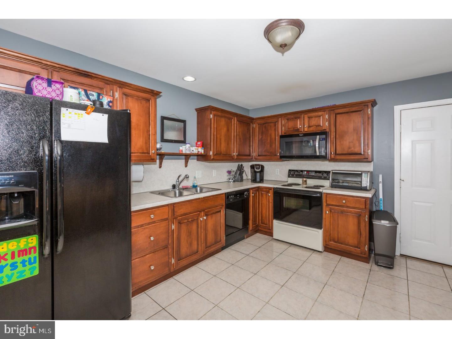 COLUMBIA COURT - Residential