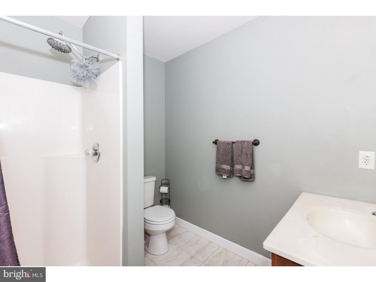 COLUMBIA COURT - Residential