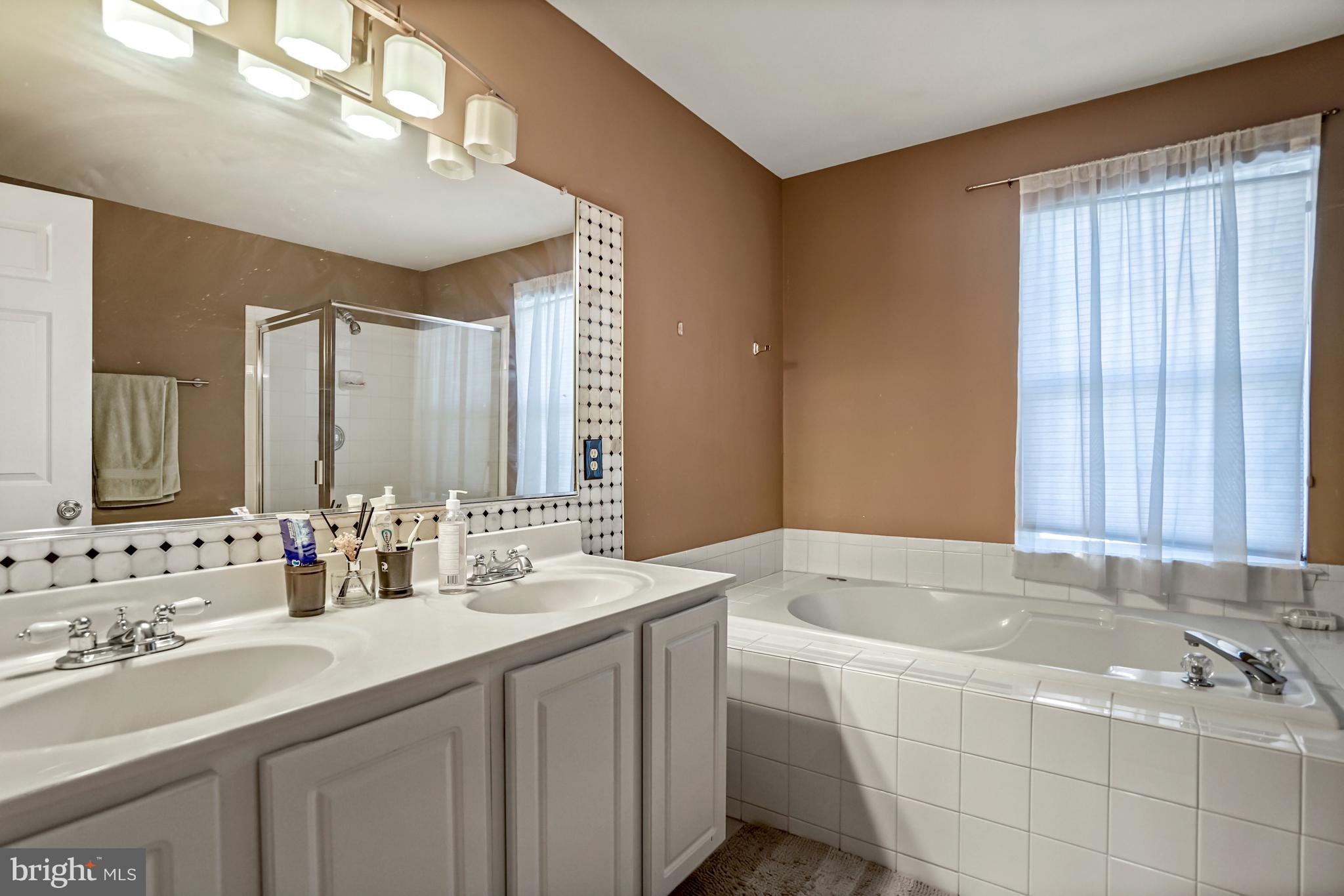 LOUDOUN PARKWAY CENTER - Residential Lease