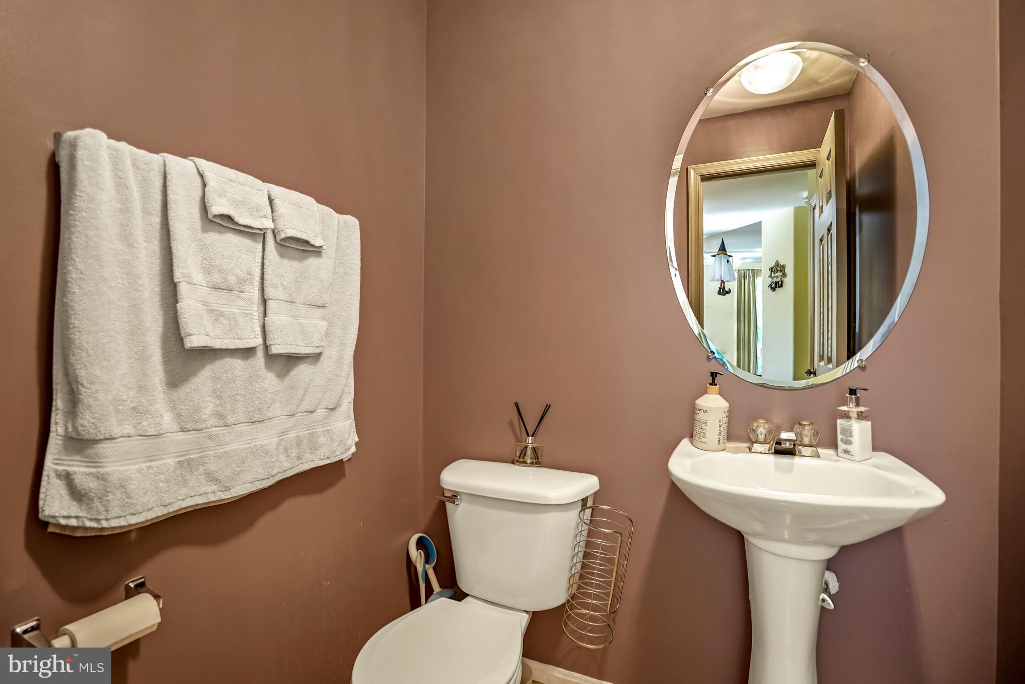 LOUDOUN PARKWAY CENTER - Residential Lease
