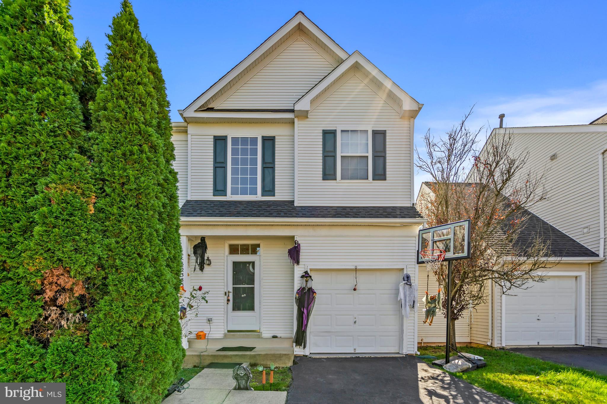 LOUDOUN PARKWAY CENTER - Residential Lease