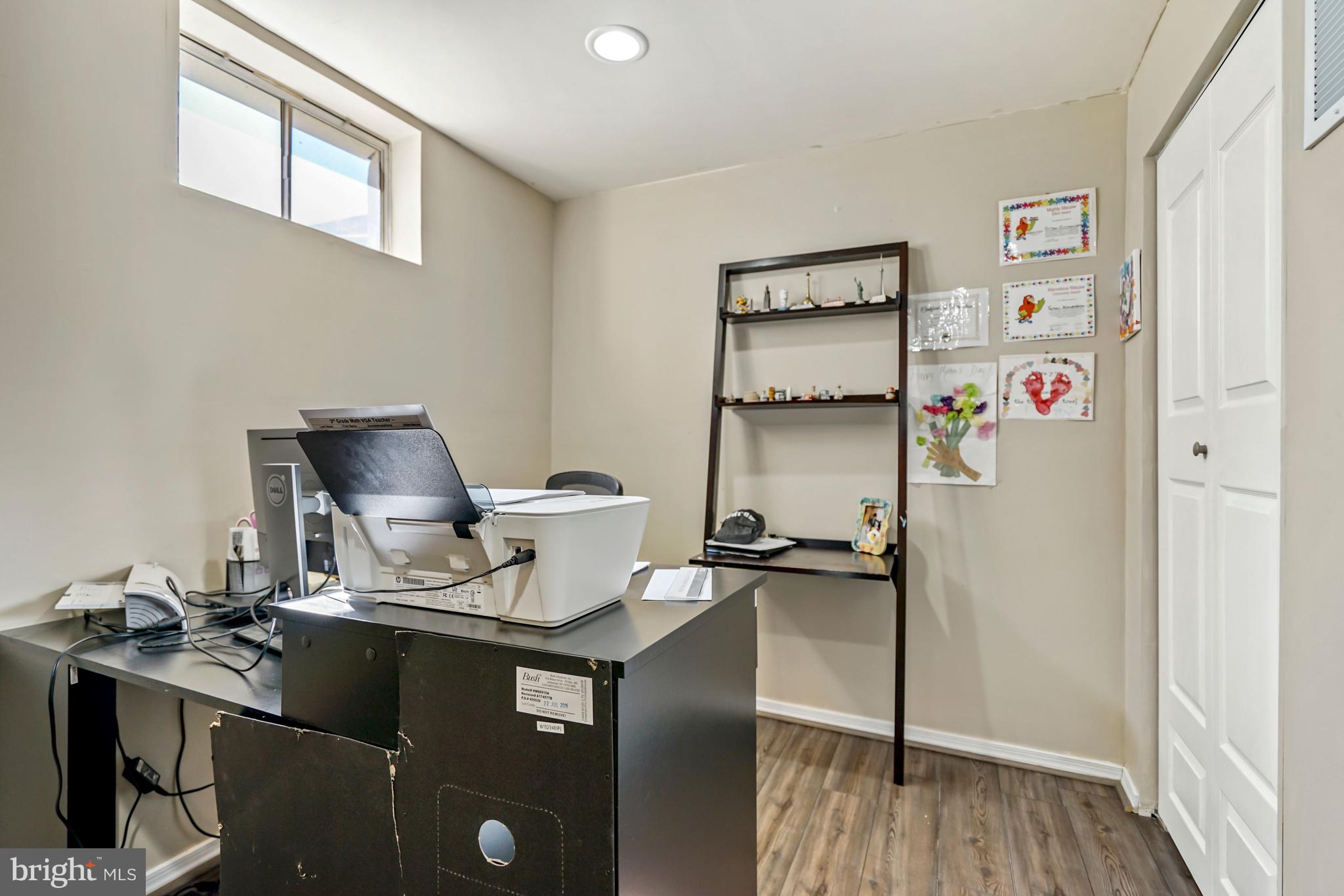 LOUDOUN PARKWAY CENTER - Residential Lease