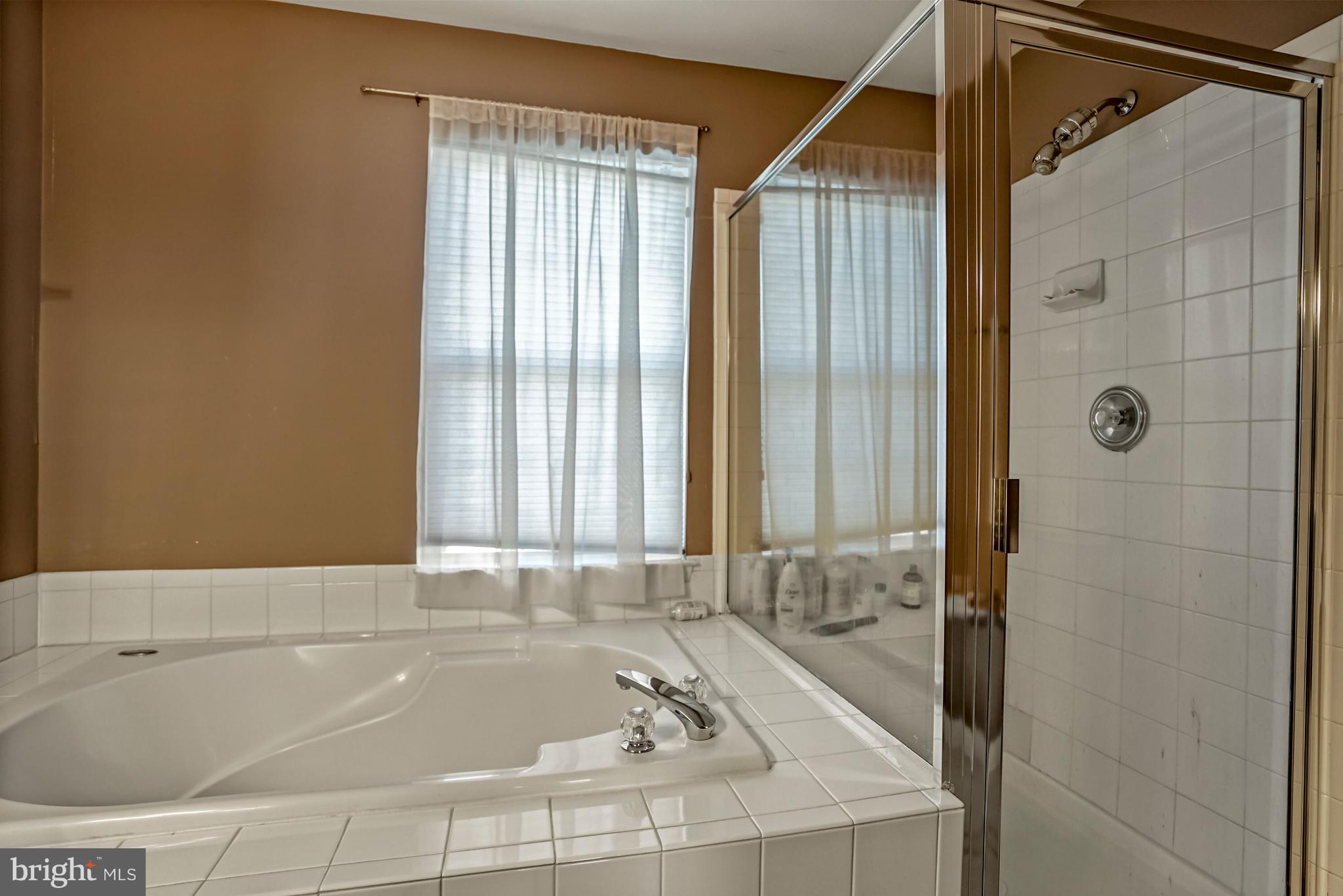 LOUDOUN PARKWAY CENTER - Residential Lease