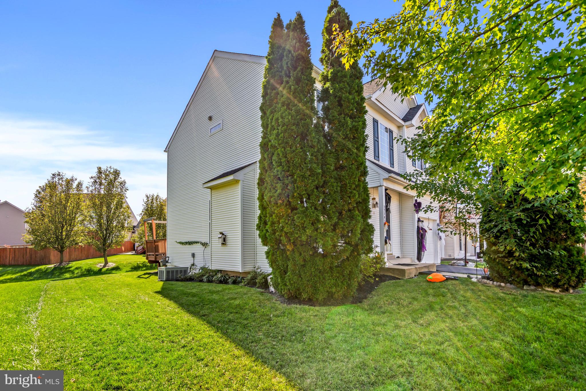LOUDOUN PARKWAY CENTER - Residential Lease
