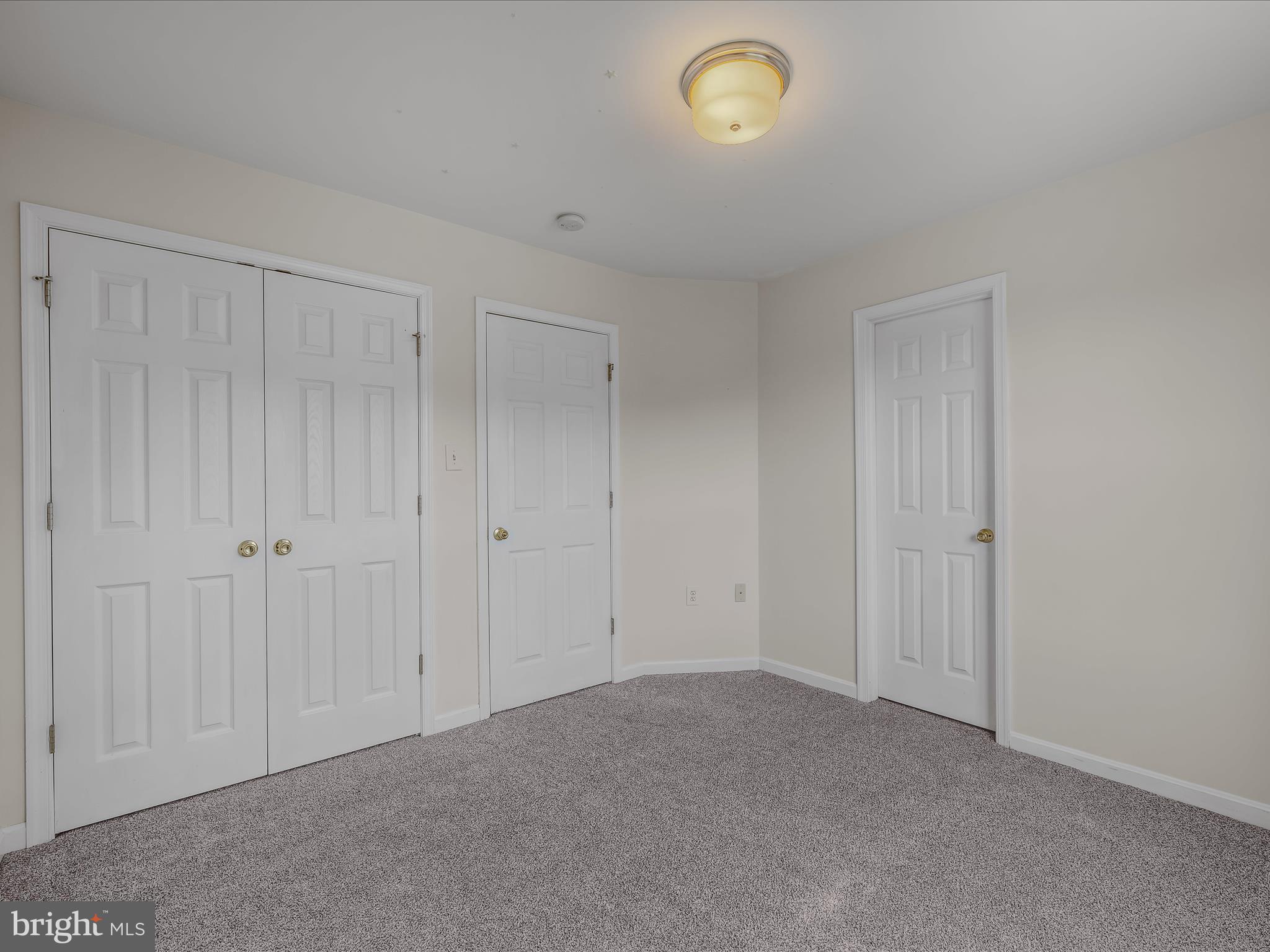 MILLS FARM - Residential