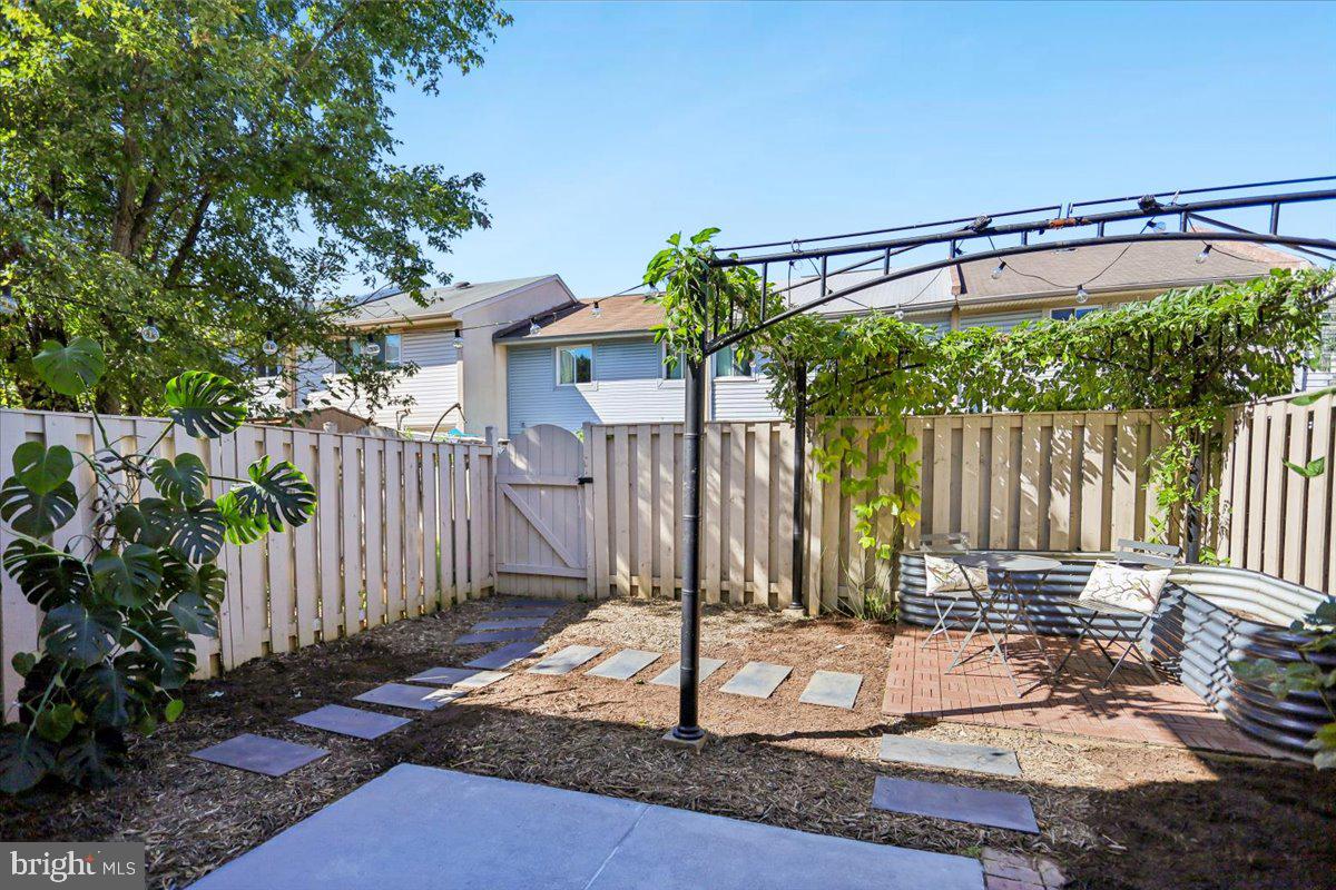 338 RENEAU WAY