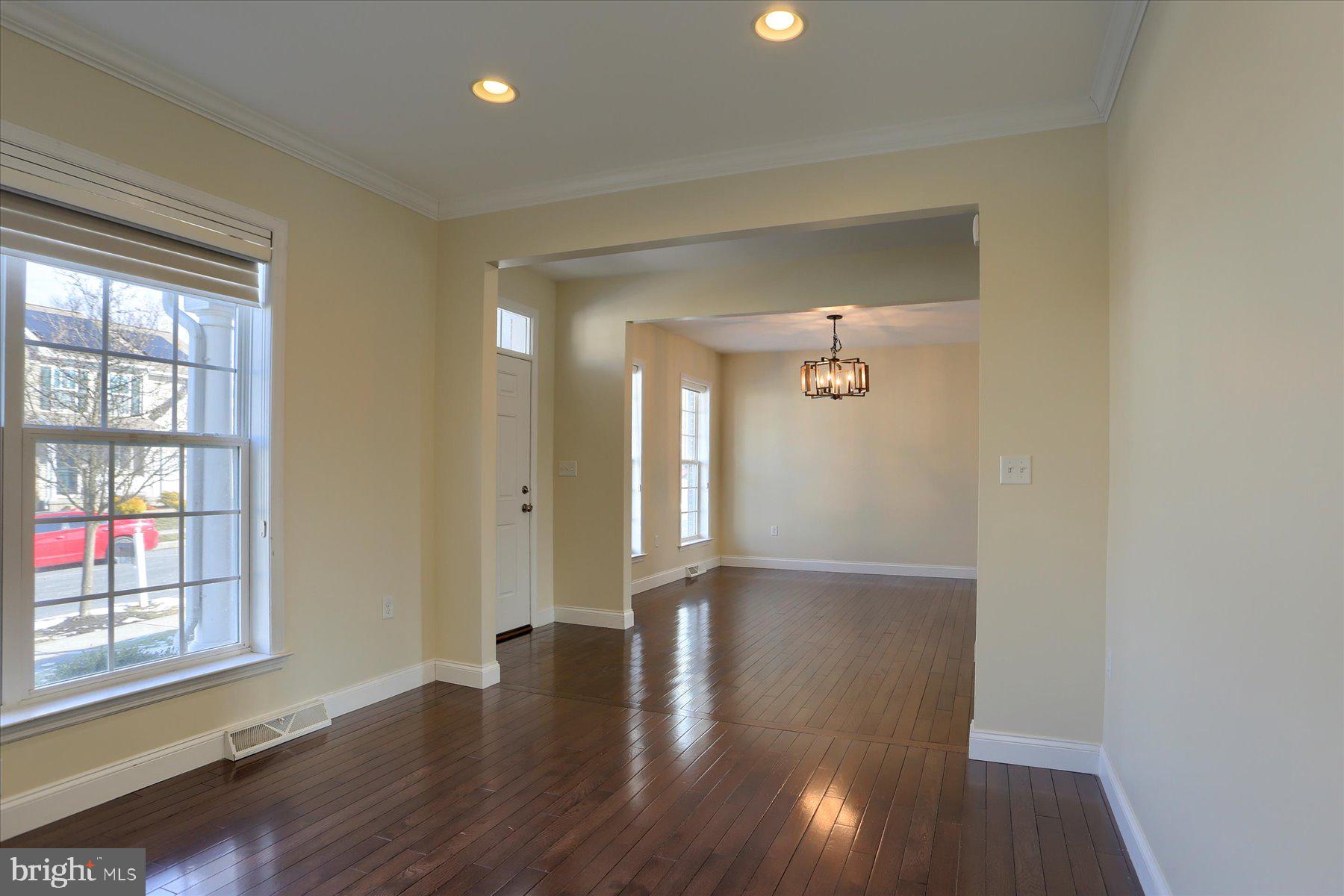 SOUTHPOINT MEADOWS - Residential