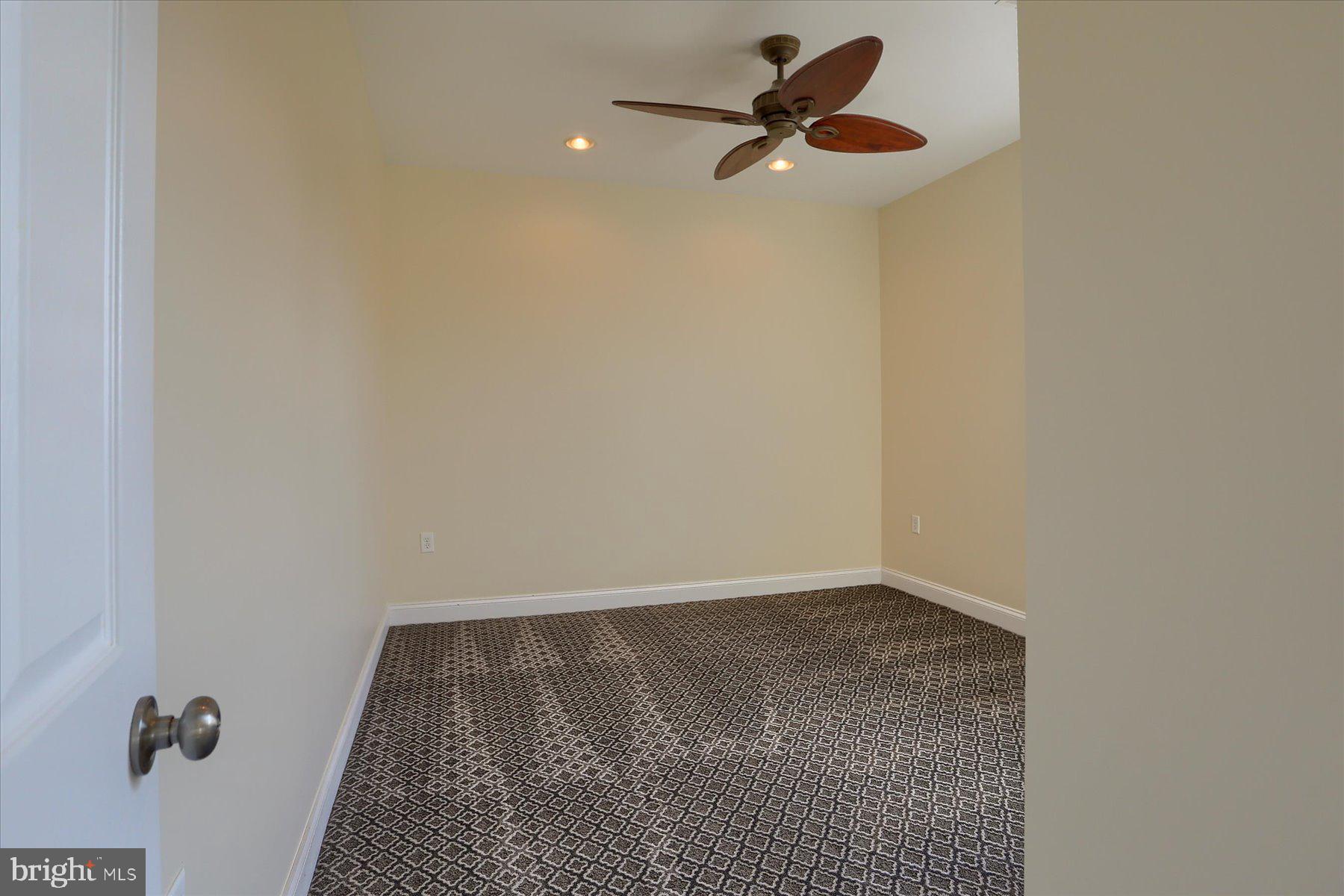 SOUTHPOINT MEADOWS - Residential