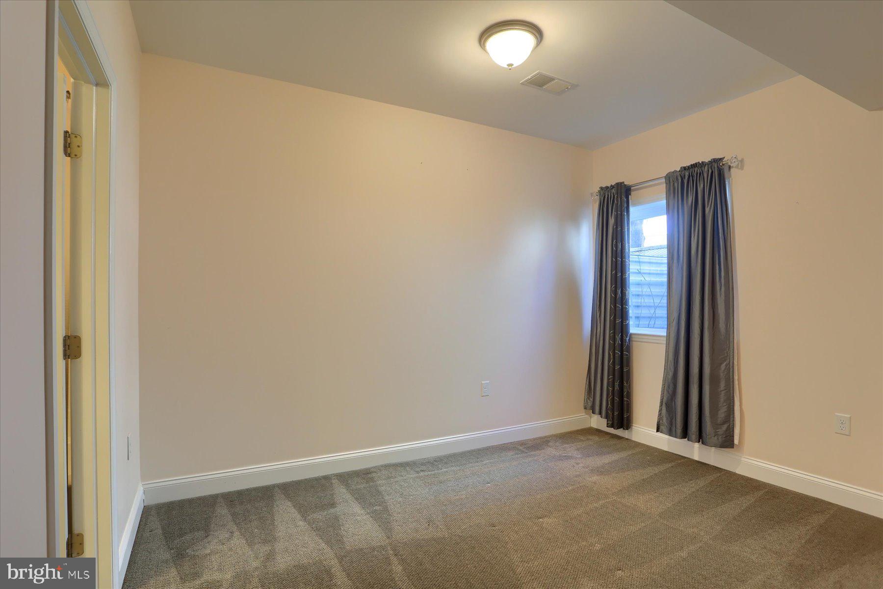 SOUTHPOINT MEADOWS - Residential