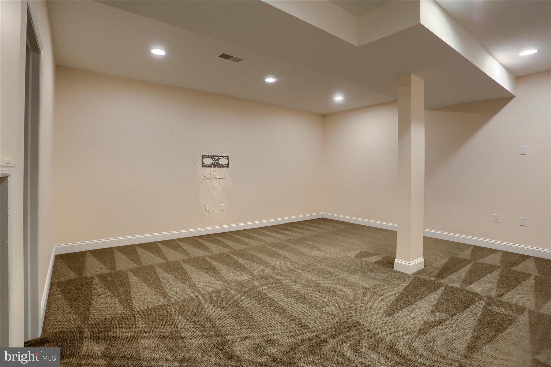 SOUTHPOINT MEADOWS - Residential