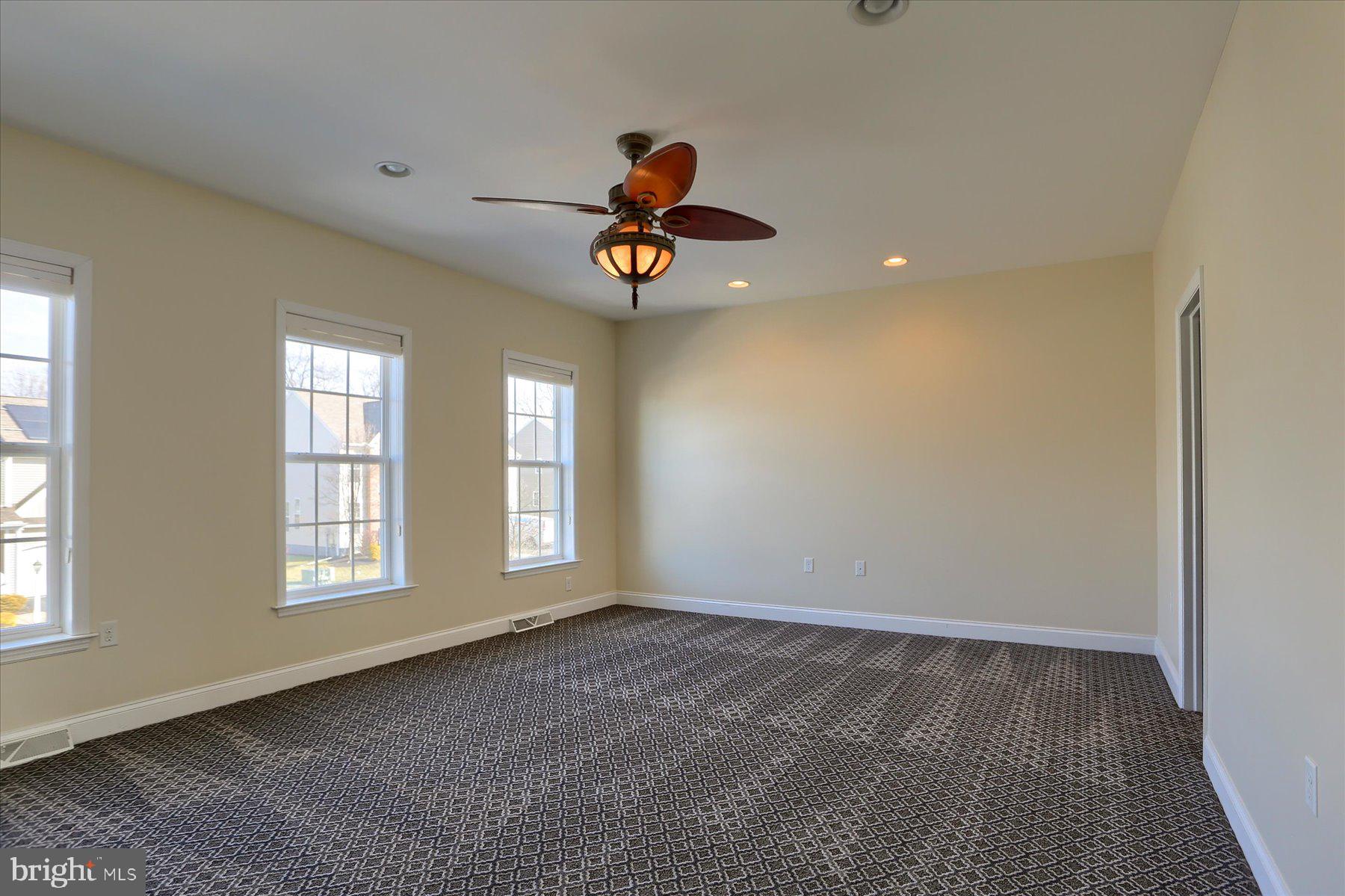 SOUTHPOINT MEADOWS - Residential