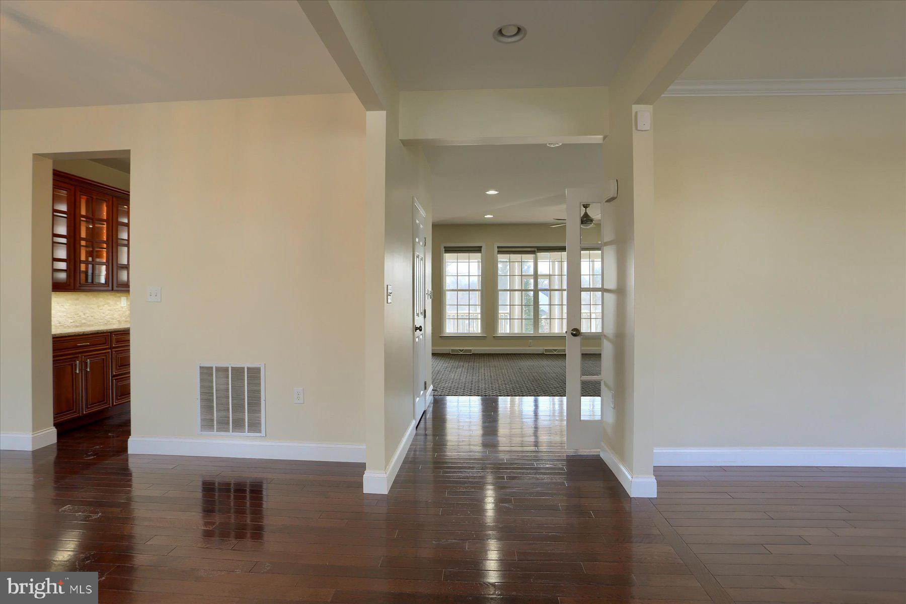 SOUTHPOINT MEADOWS - Residential