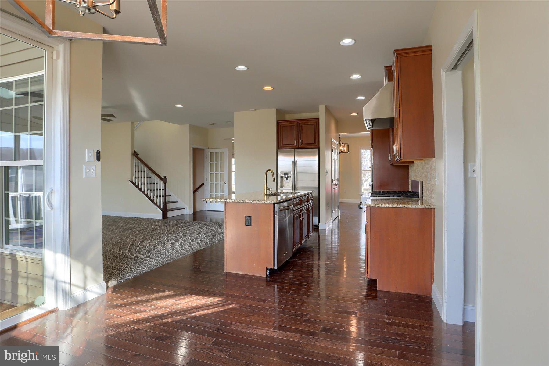 SOUTHPOINT MEADOWS - Residential