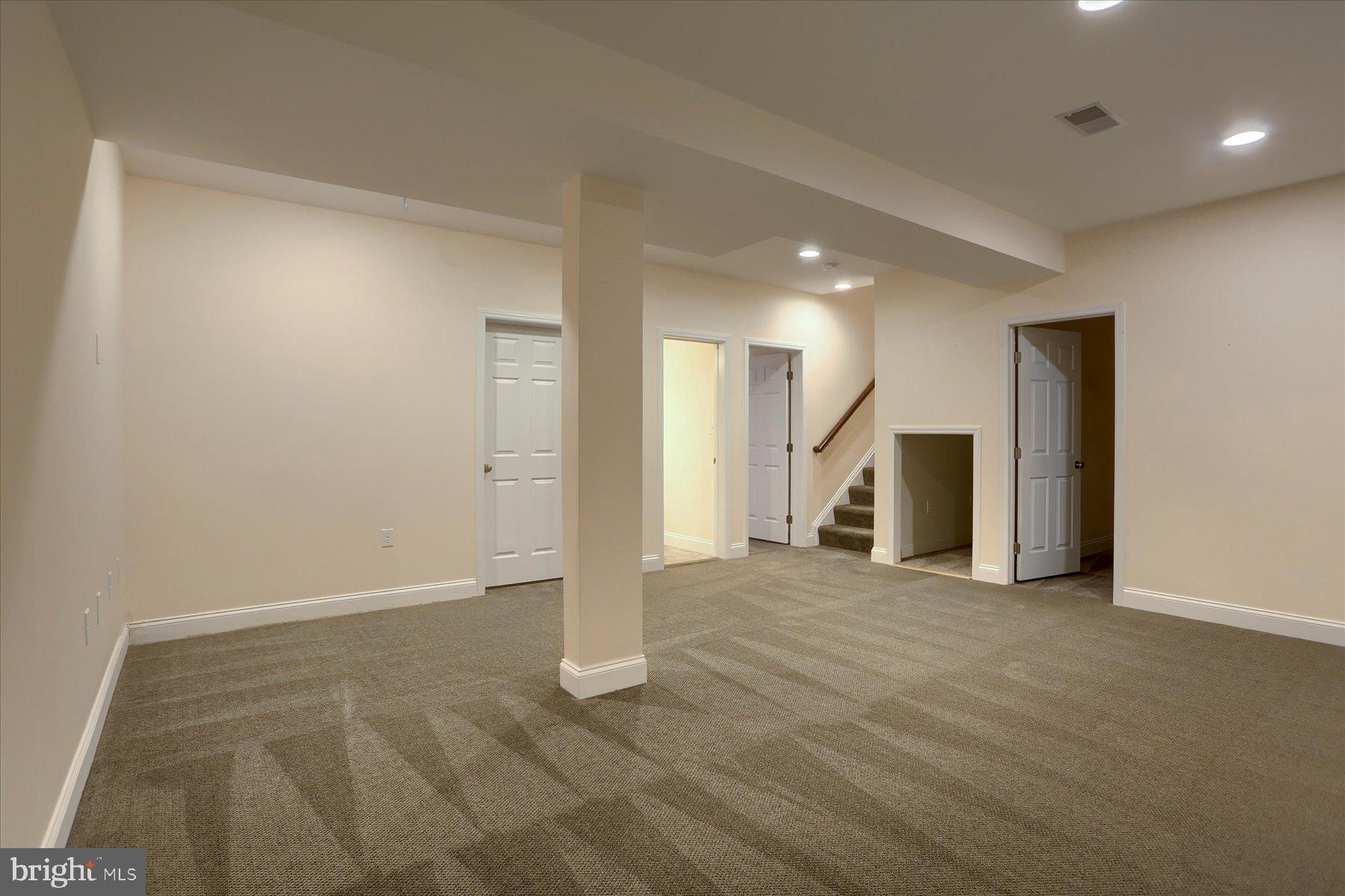 SOUTHPOINT MEADOWS - Residential