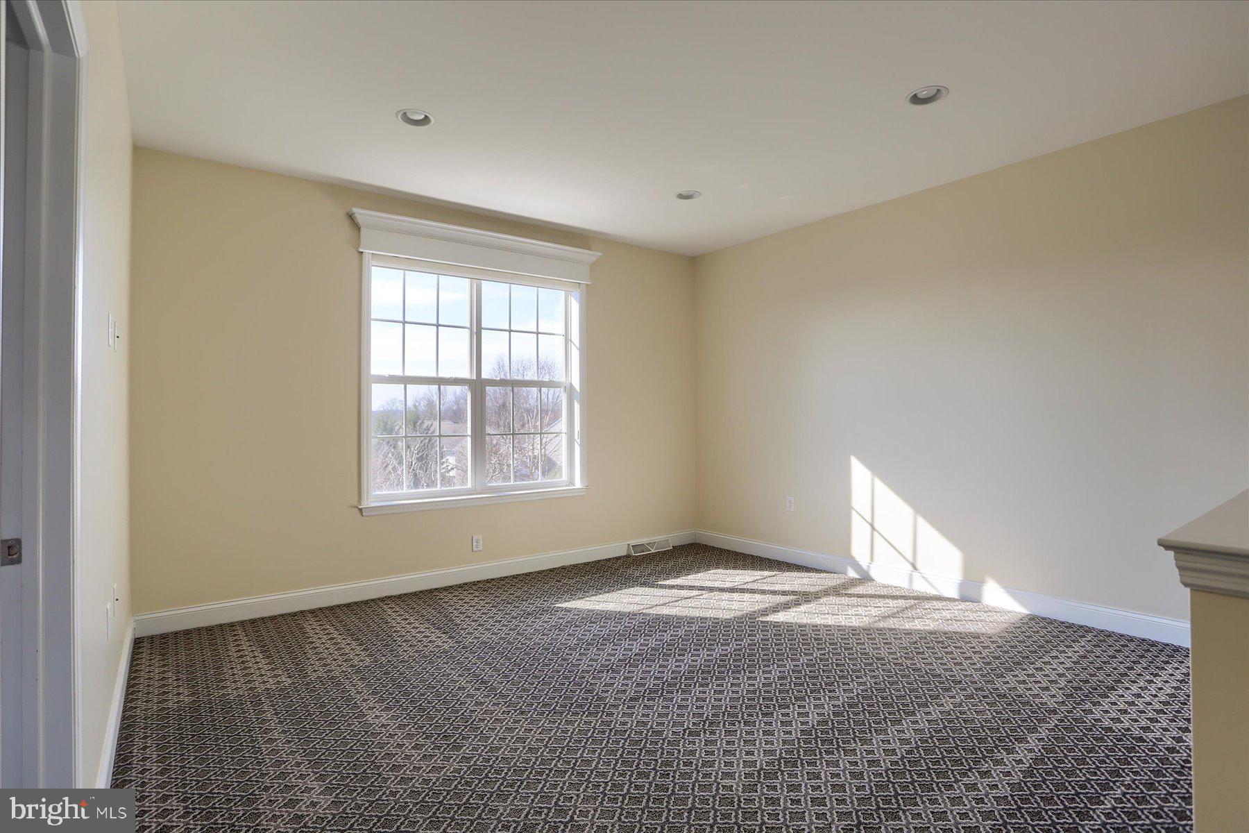 SOUTHPOINT MEADOWS - Residential