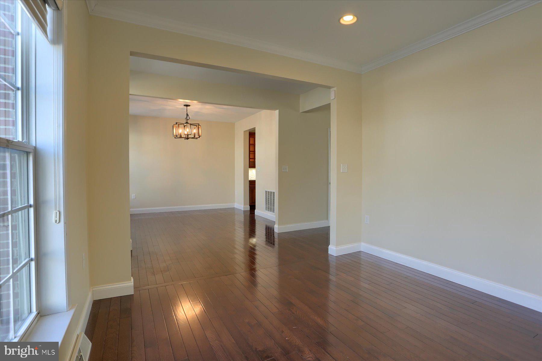 SOUTHPOINT MEADOWS - Residential