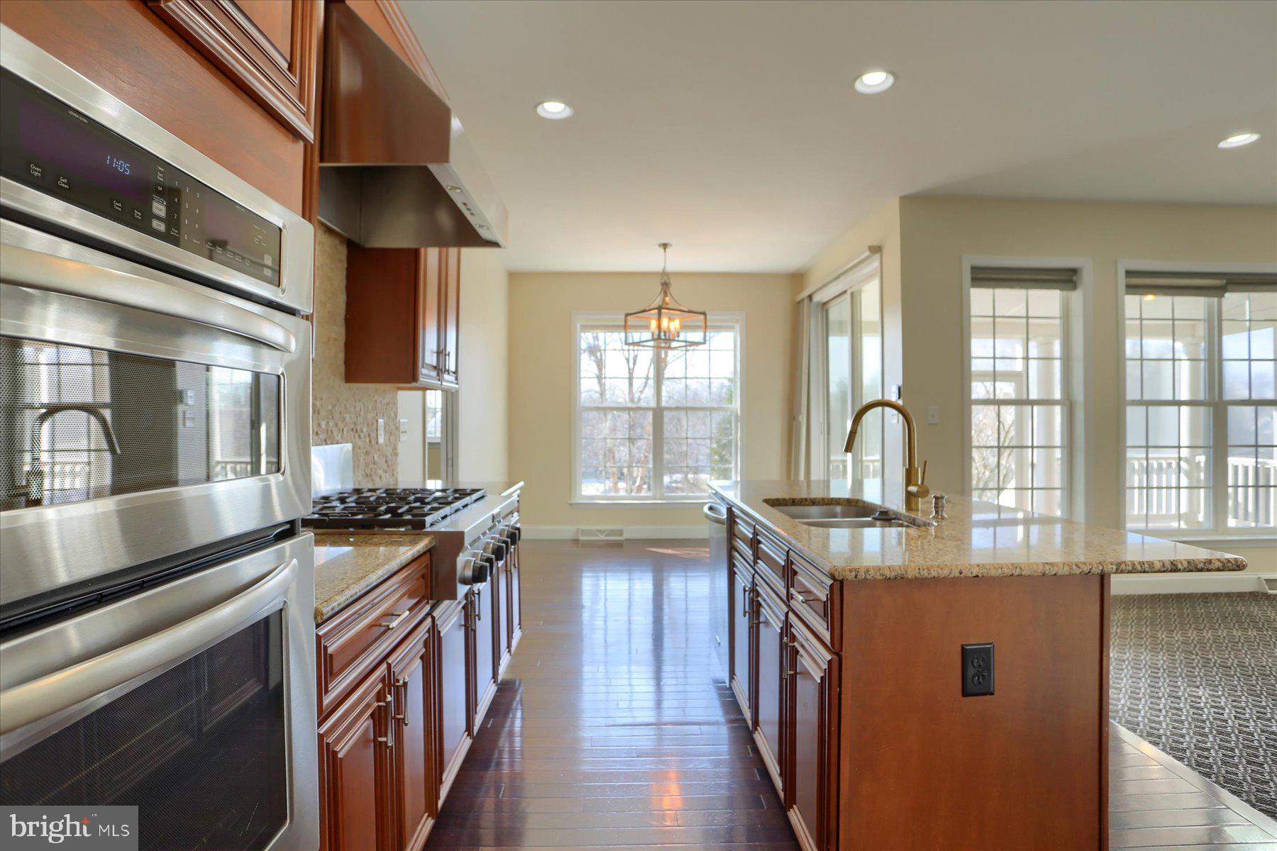 SOUTHPOINT MEADOWS - Residential