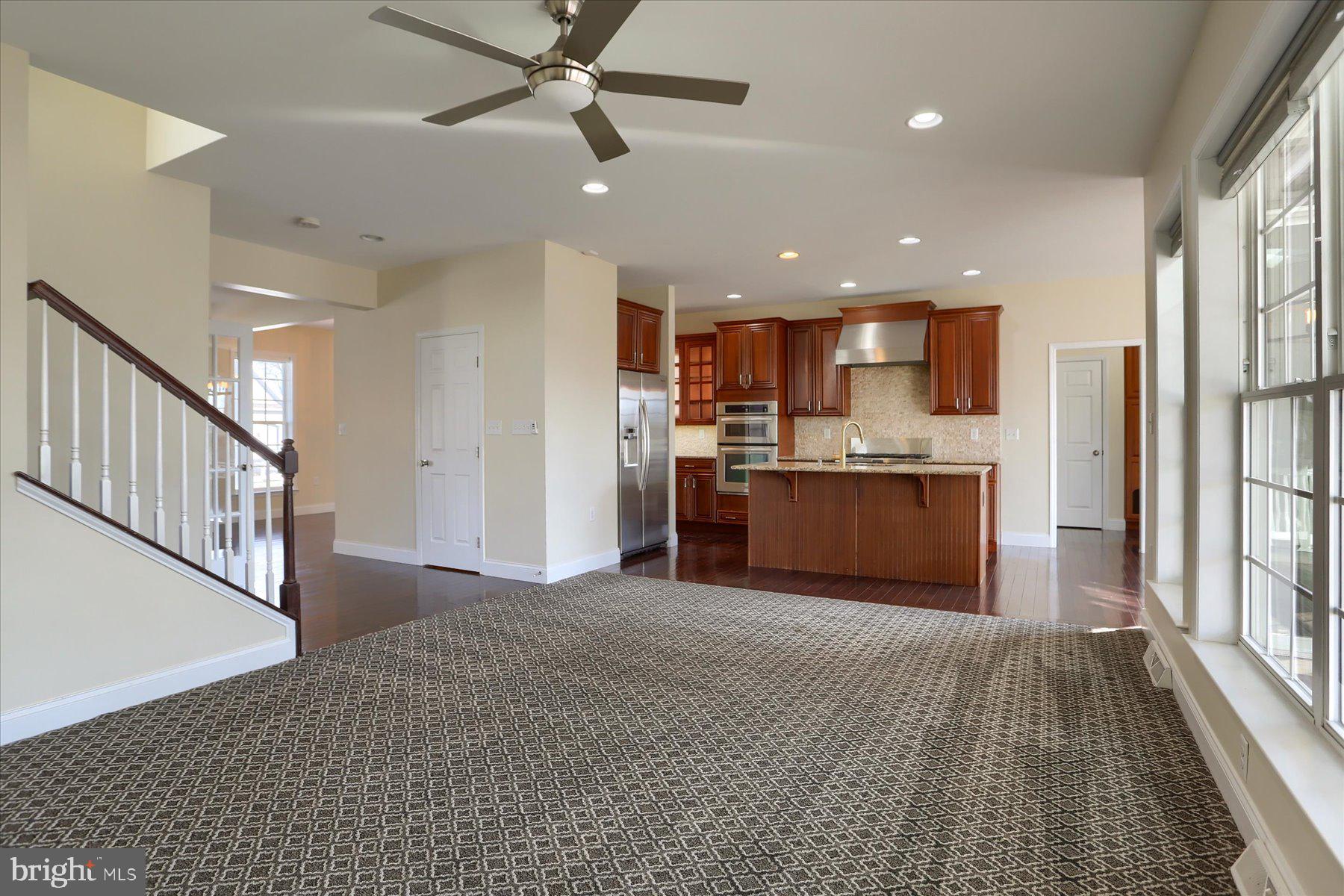 SOUTHPOINT MEADOWS - Residential