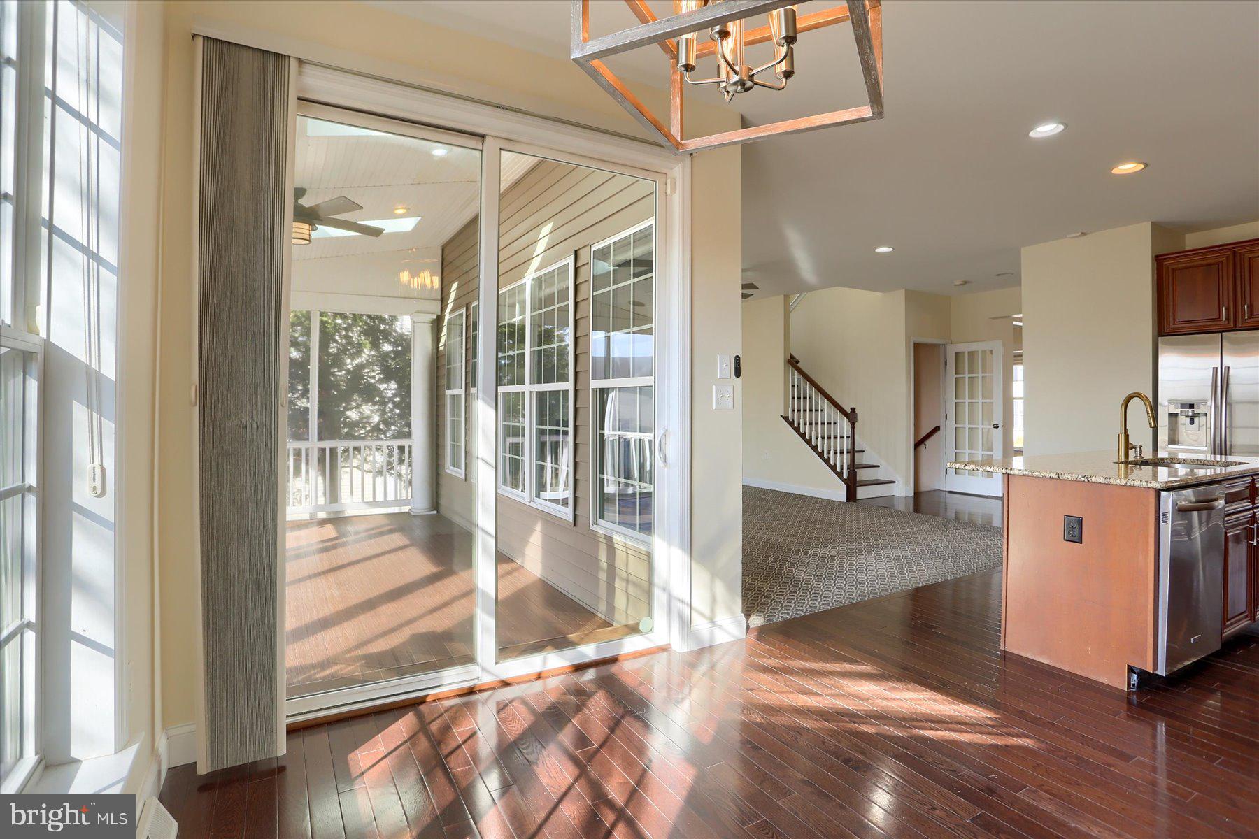 SOUTHPOINT MEADOWS - Residential