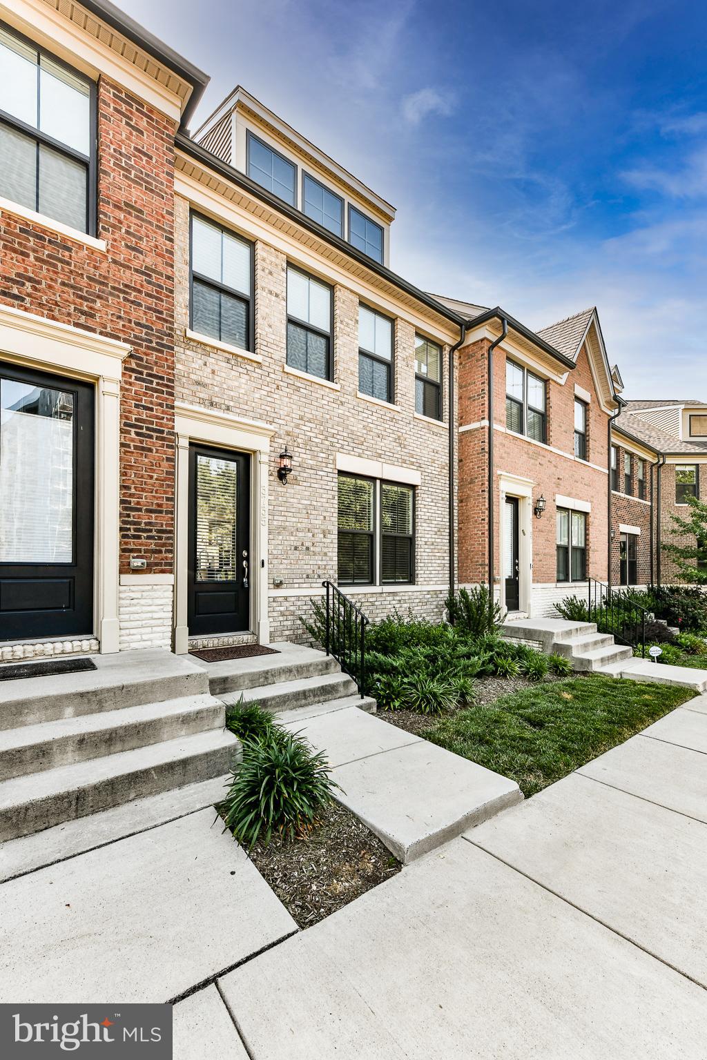 3735 POWELL LANE